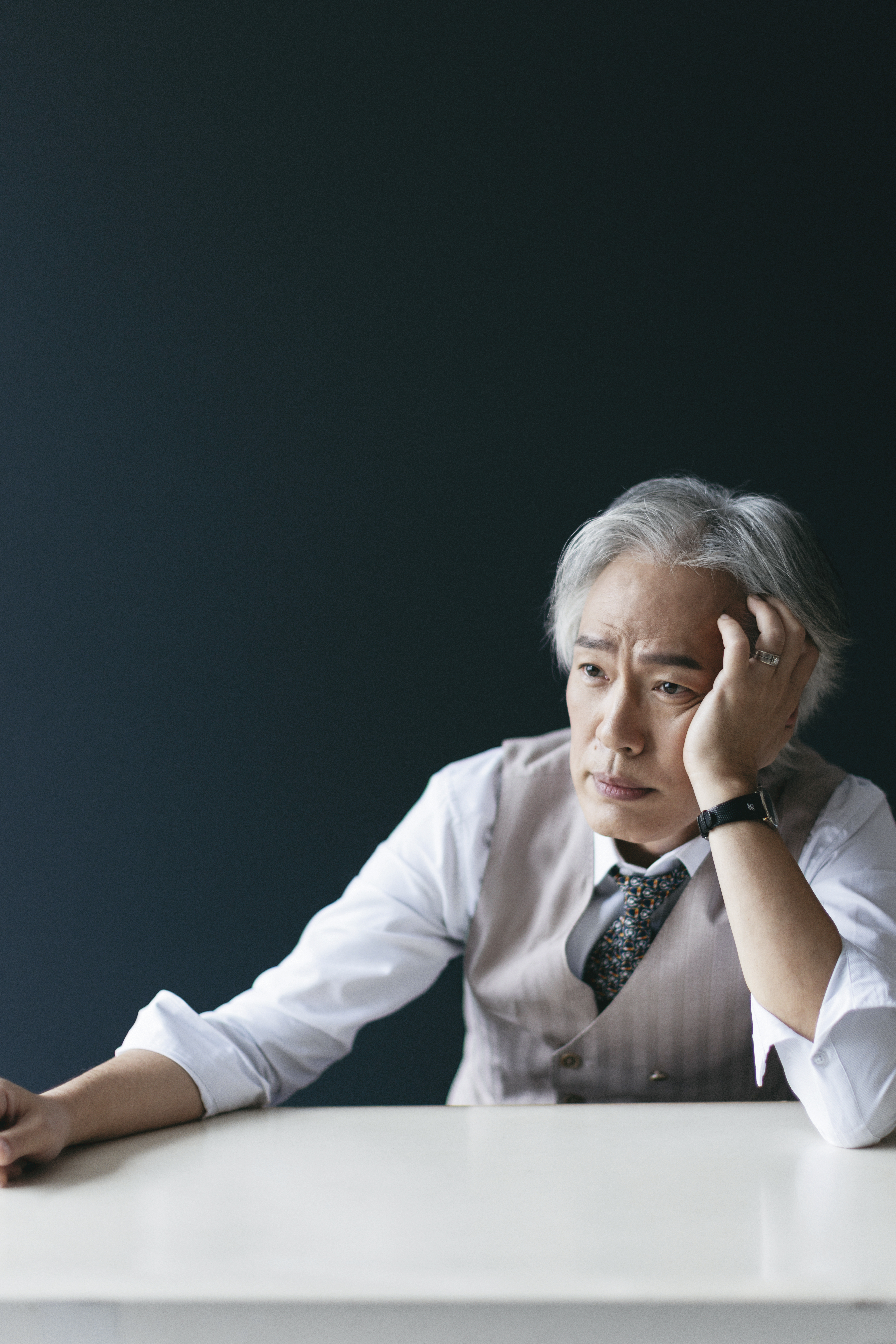 中年當然是種危機， 樊光耀自問： 「如果有一天不這麼幸運了， 不那麼幸福了， 能不能從容以對？」