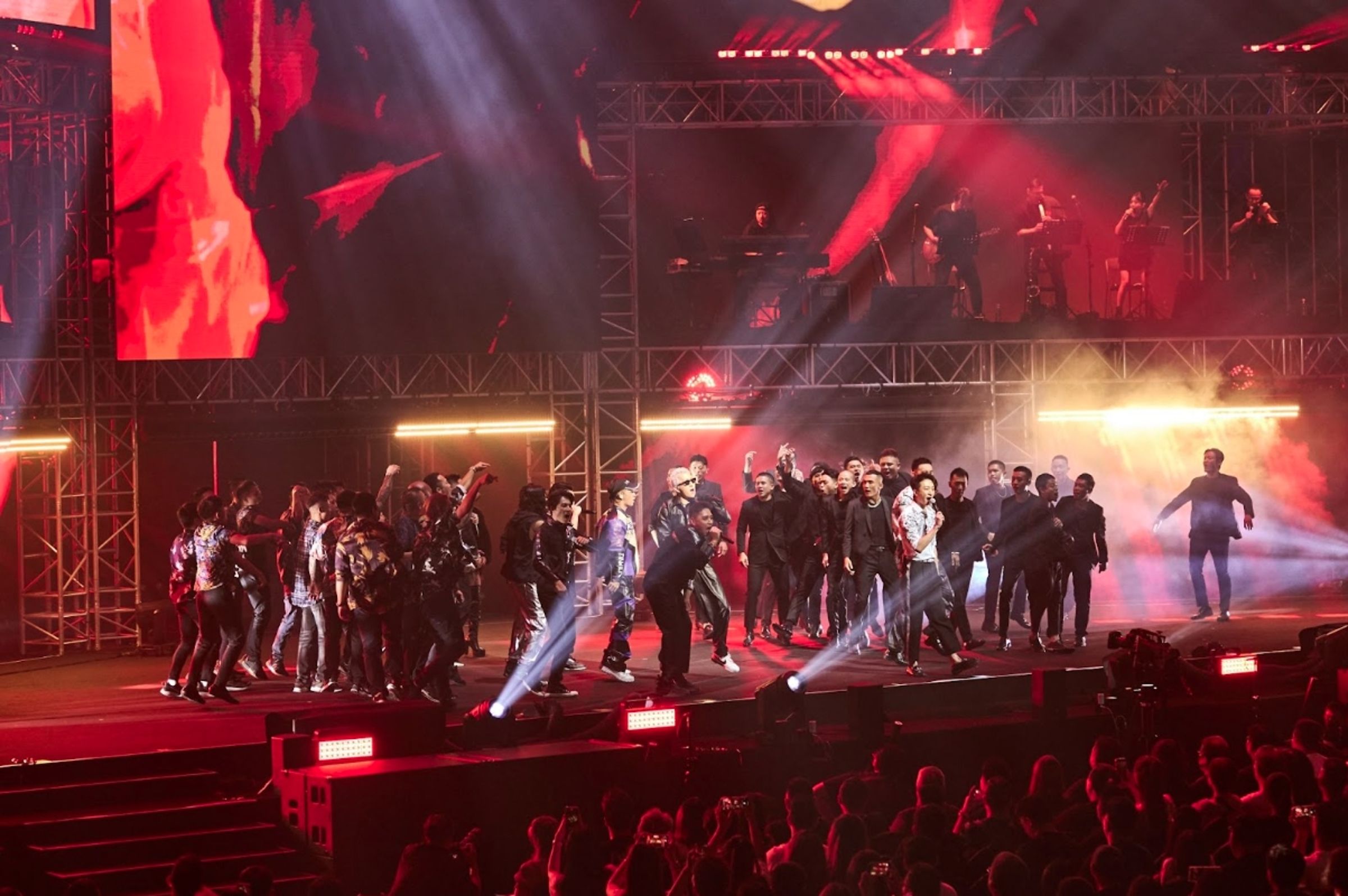 《角頭》系列十週年計畫首部曲「角頭GATAO 唱演會」集合超過25組藝人表演獻藝。（曼尼娛樂提供）