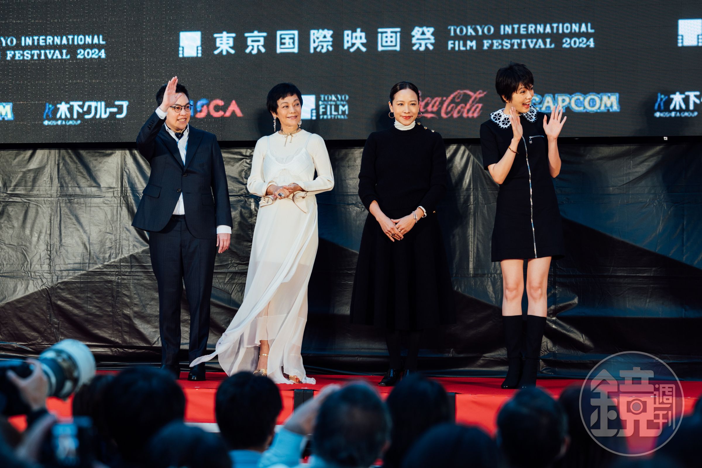 東京影展於昨日舉辦開幕式,入圍主競賽單元的《女兒的女兒》導演黃熙(左起)、演員張艾嘉、林嘉欣、劉奕兒一起踏上紅毯亮相。(東昊提供)