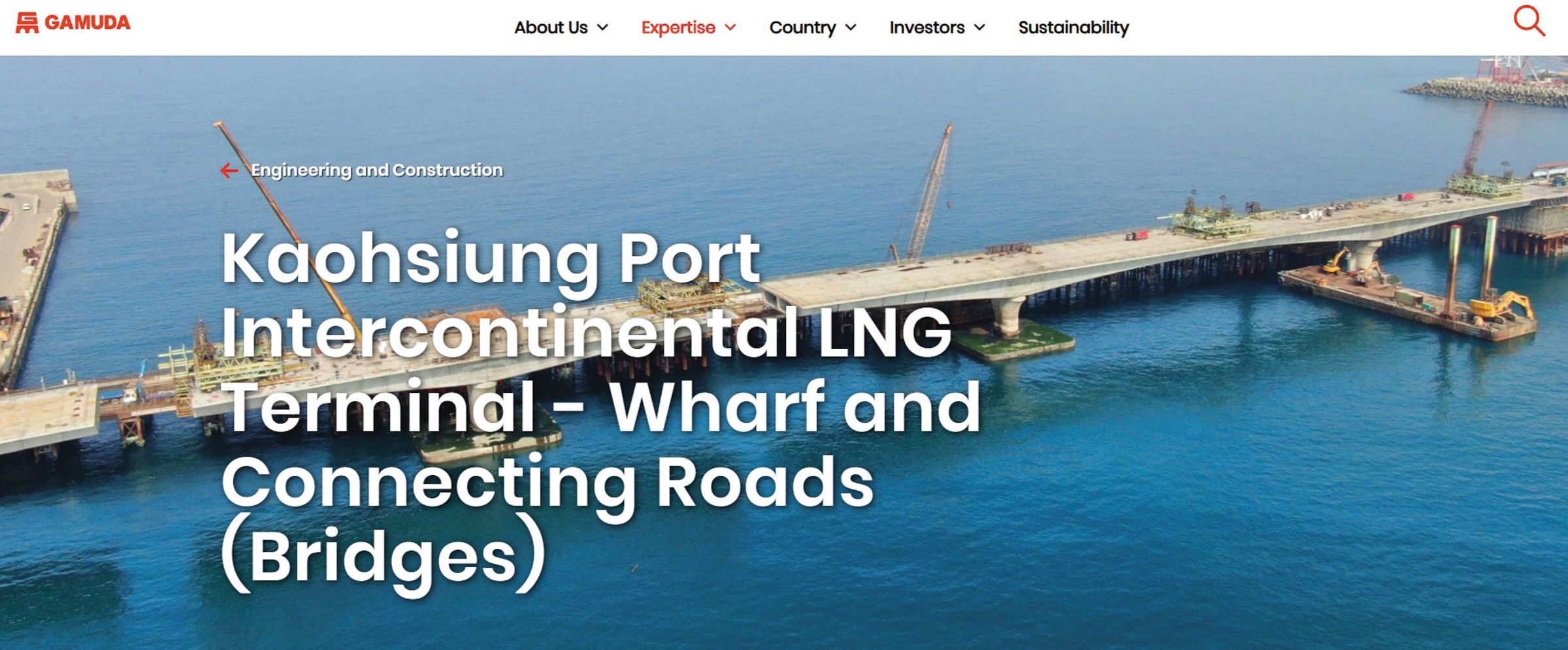 高雄洲際液化天然氣接收站工程肩負台灣氣化能源儲存任務，透過海陸輸氣管網強化台灣北、中、南各接收站相互備援調度。（翻攝馬來西亞商金務大公司官網）