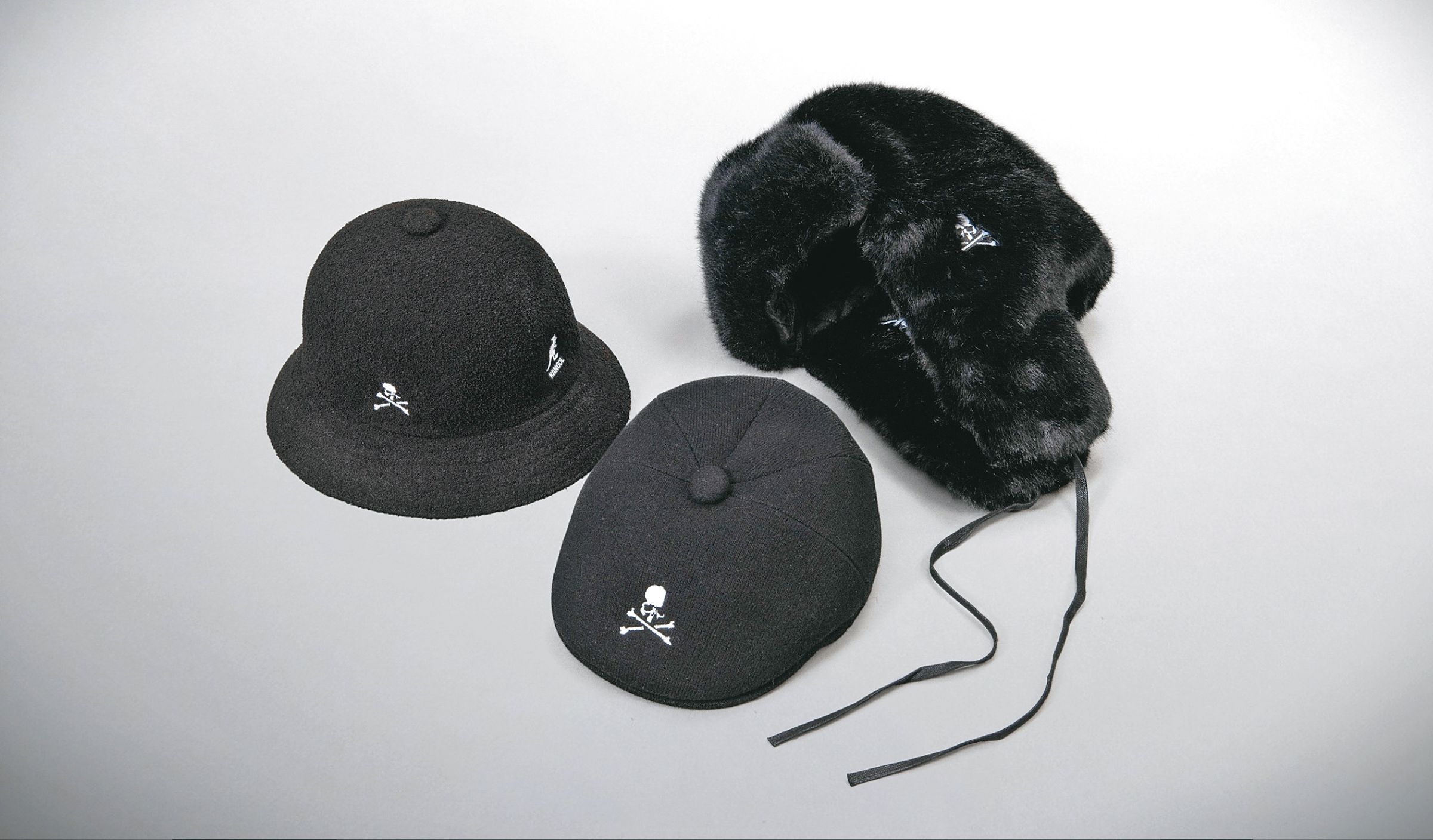 Kangol x Mastermind 2025限量聯名系列。各NT$3,680(俊嶽提供)