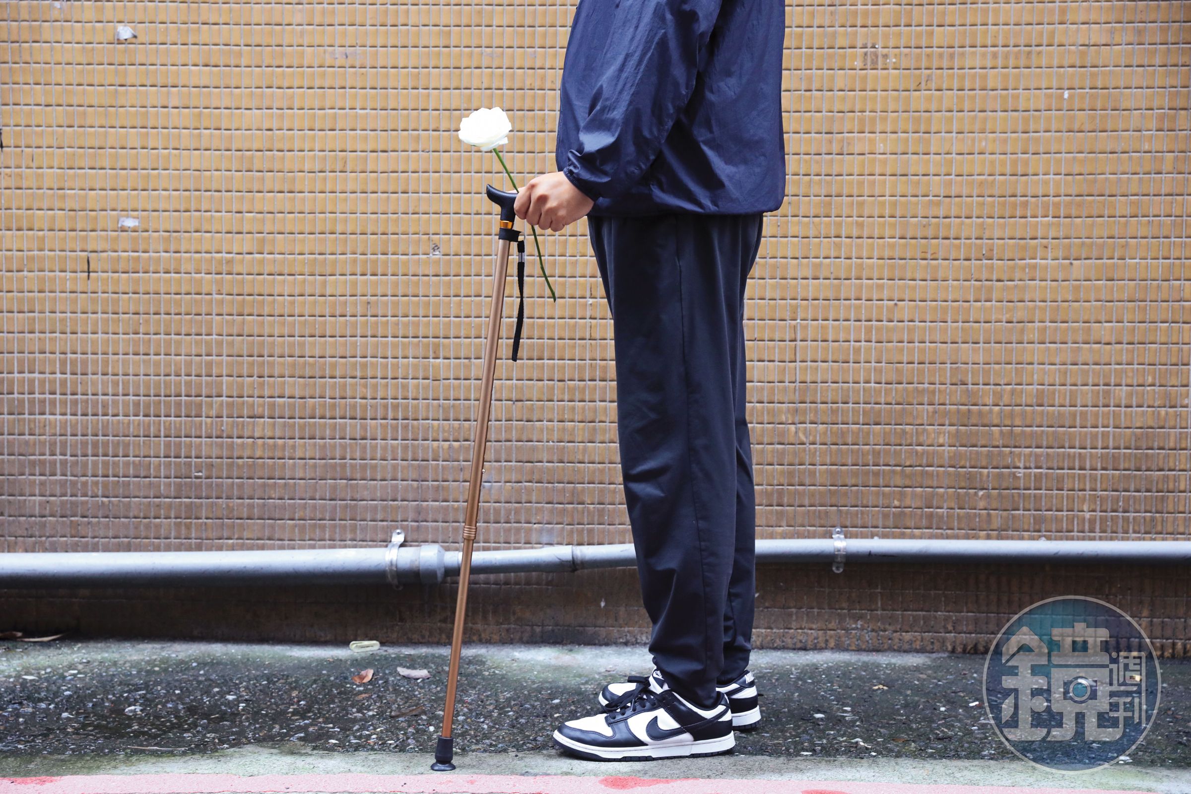 在華航服務24年的X先生因亂流而骨折，療傷期間2次被華航要求漸進式復工。