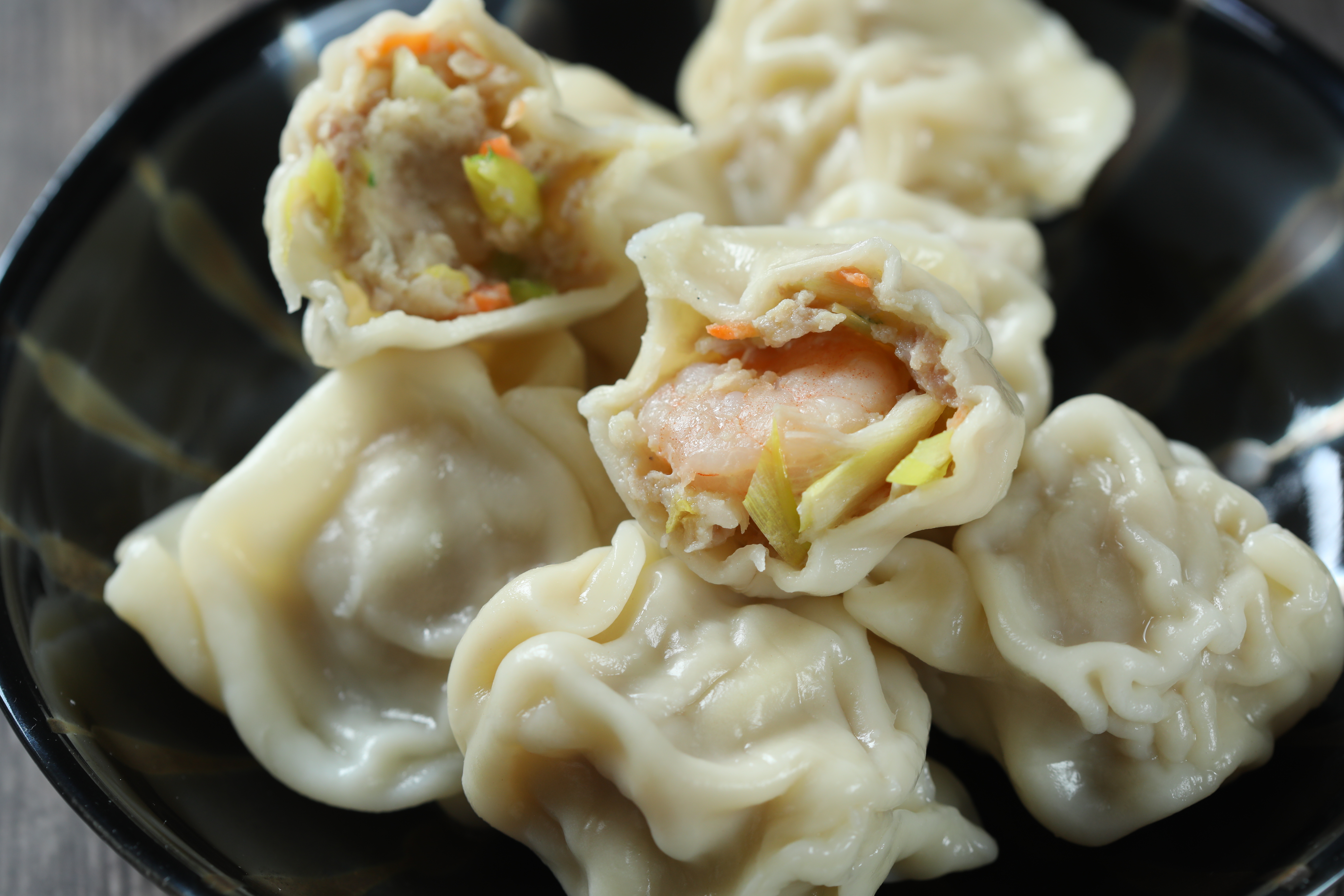 「高麗菜蝦仁」鮮味十足。(240元/袋,約22~24顆)
