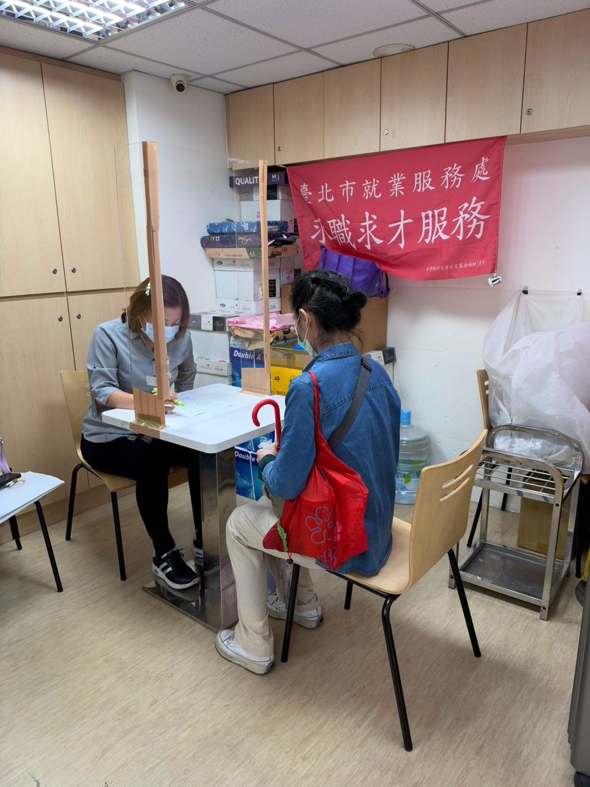 台北市就業服務處10月27日至29日舉辦7場徵才活動,共有28家企業提供828個工作機會。(台北市政府勞動局提供)