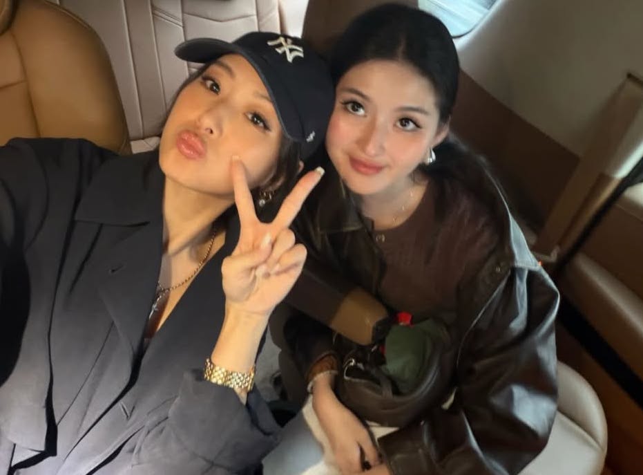 孫芸芸(左)和女兒廖思惟(右)感情相當緊密。(翻攝trinityliao IG)