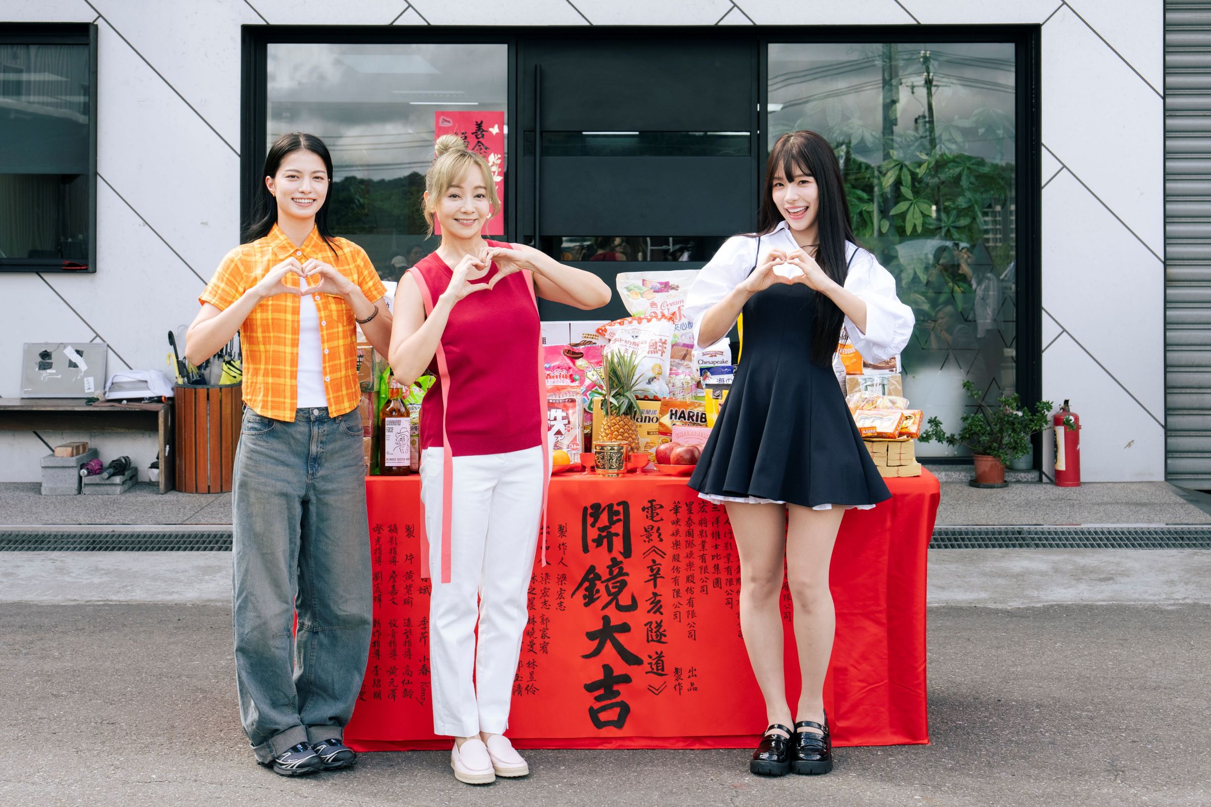 季芹與李多慧在片中飾演母女，戲外也努力培養感情。(華映提供)