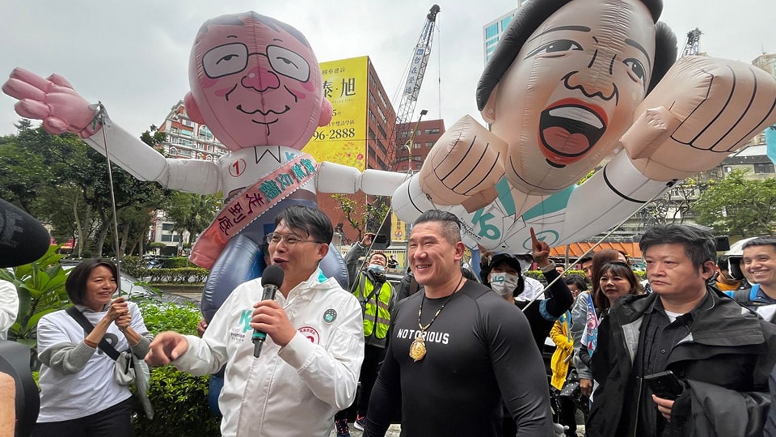 館長切割黃國昌喊「與我無關」 民眾黨訪日惹怒中網友「他急表忠」