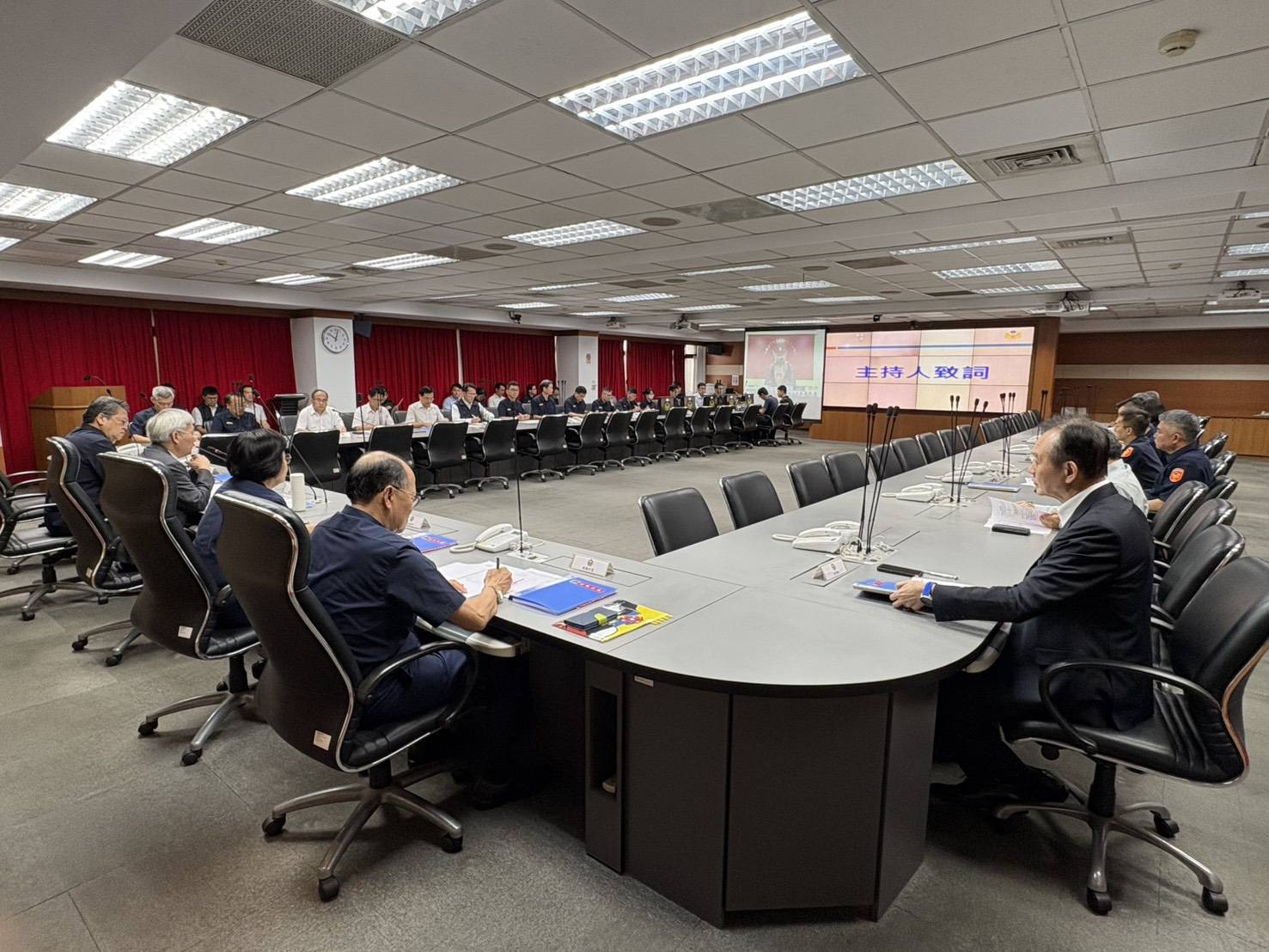 警政署召開罷免投開票日專案會議。(警政署提供)