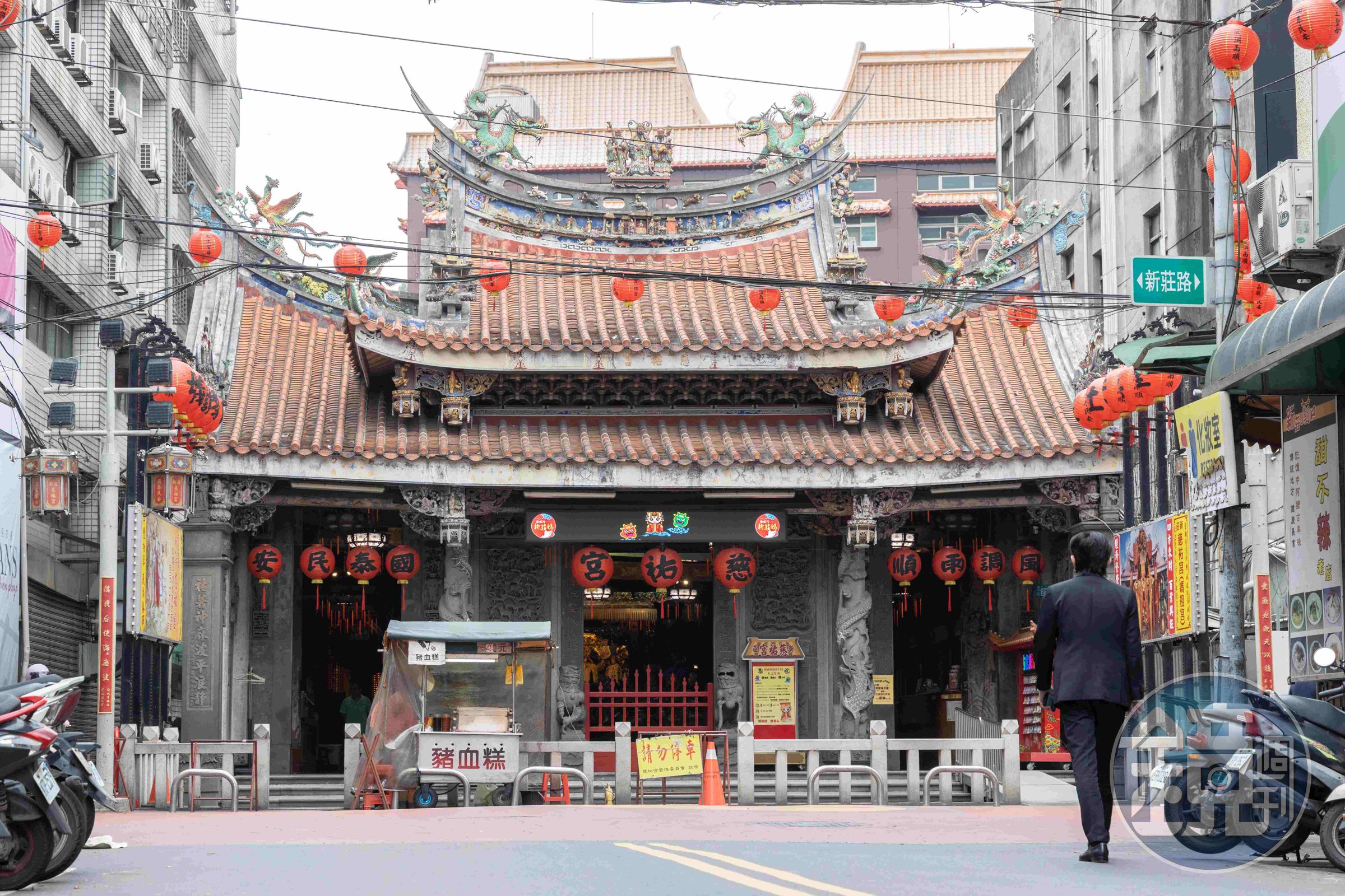 匯聚12間廟宇的新莊廟街,令人追憶起「一府、二鹿、三新莊」的繁華年代。