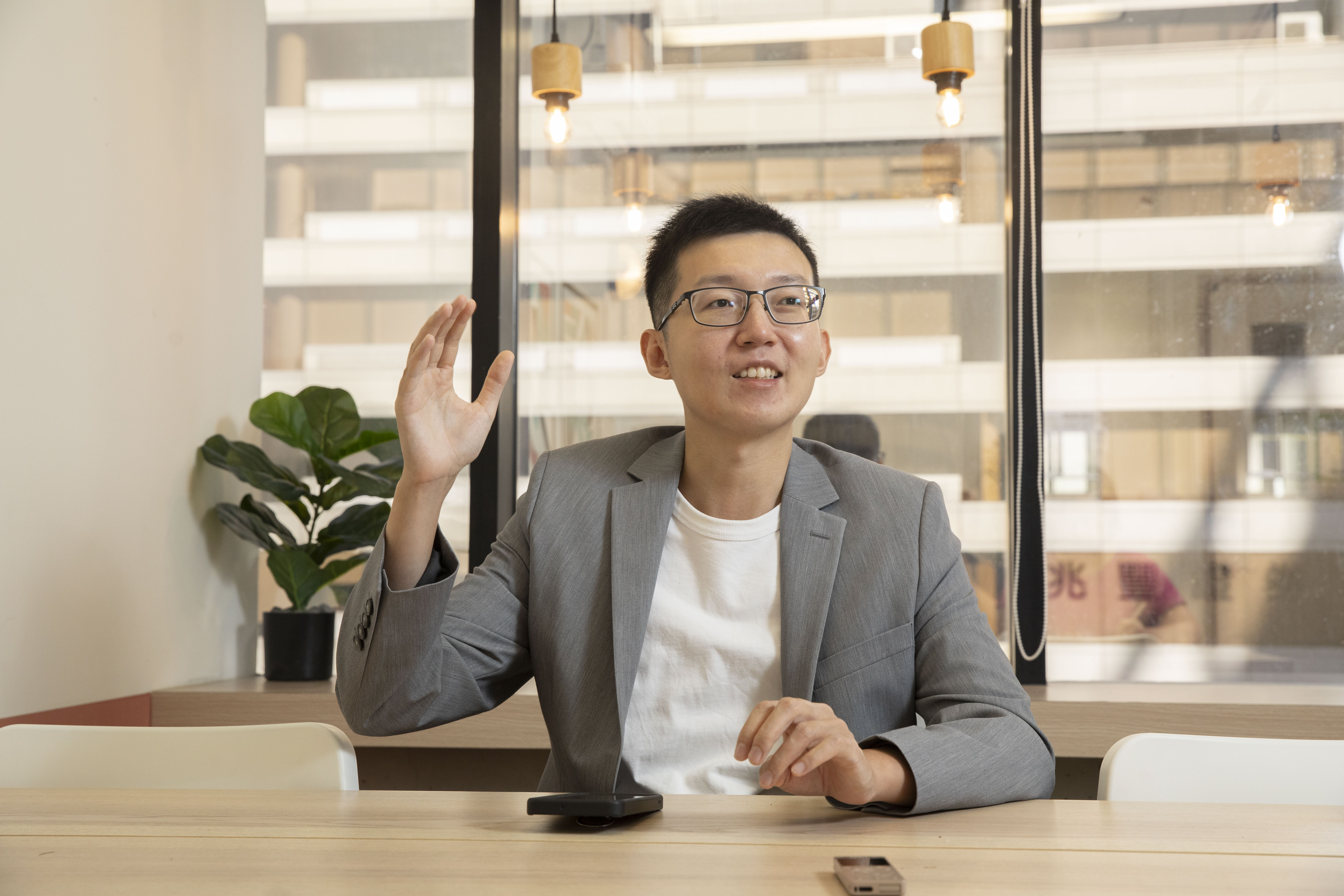 美股投資達人施雅棠提到，只要經濟不衰退，降息後1年美股平均報酬率都會超過10%。