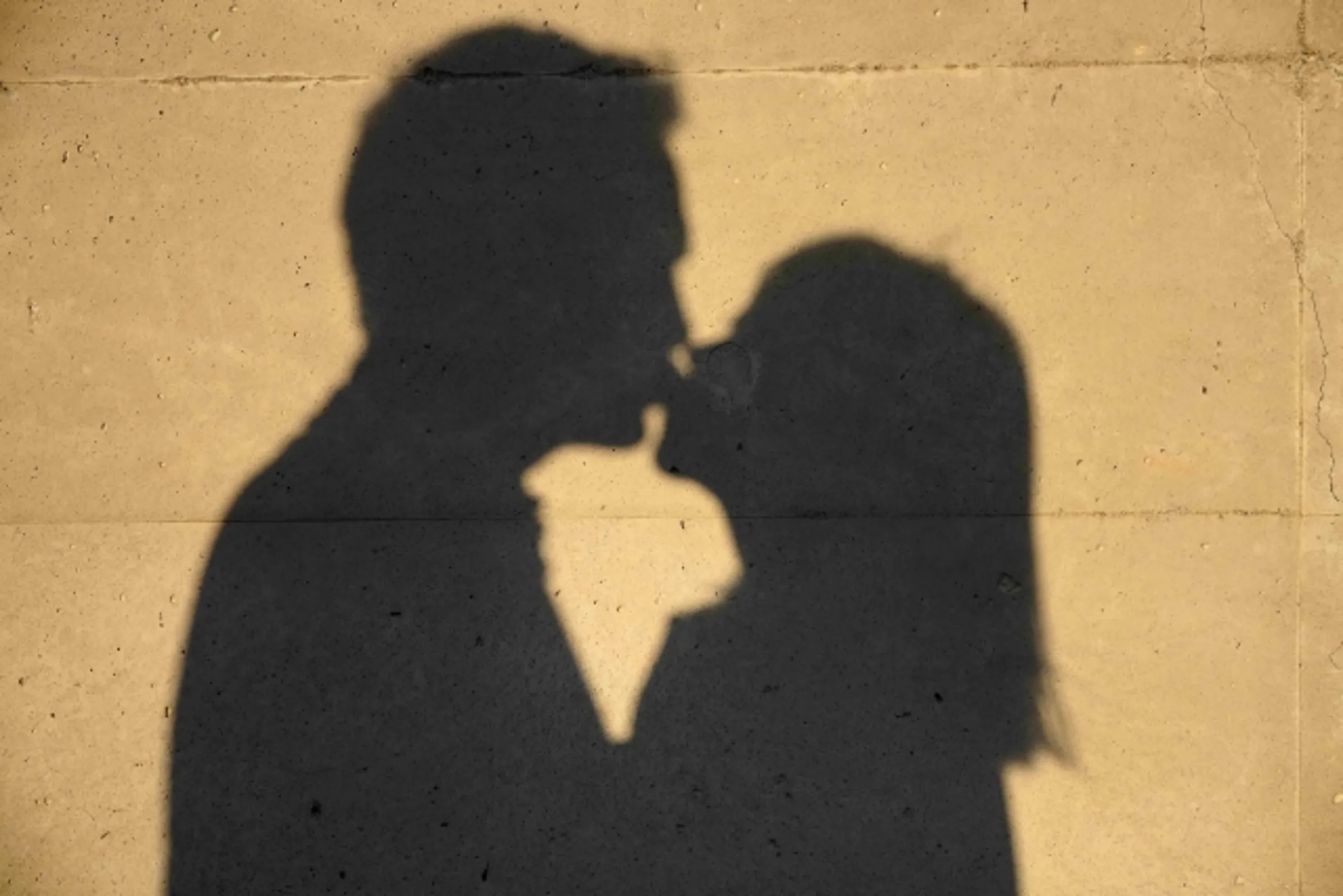 殯葬業人妻一再偷吃同行，還把火葬場公廁當砲房。（示意圖，photoAC）