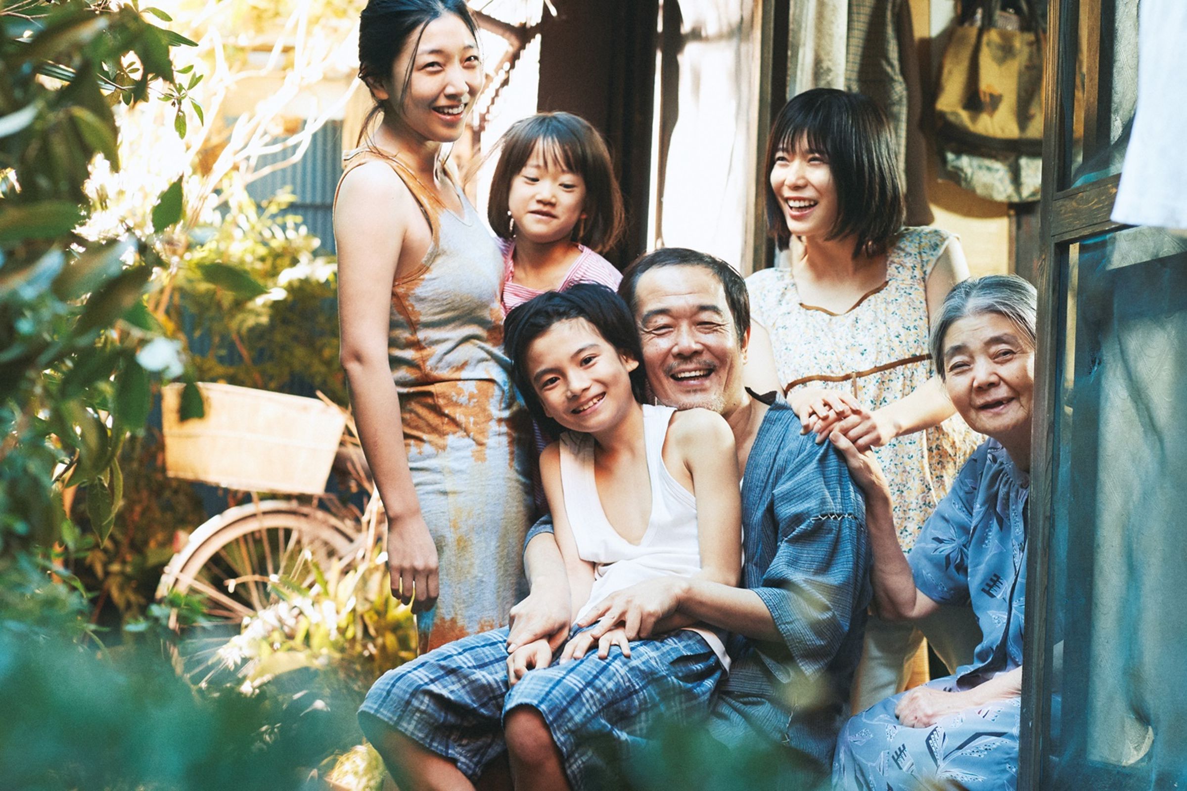 日本名導是枝裕和代表作《小偷家族》將於本月在台重映。 （車庫娛樂）