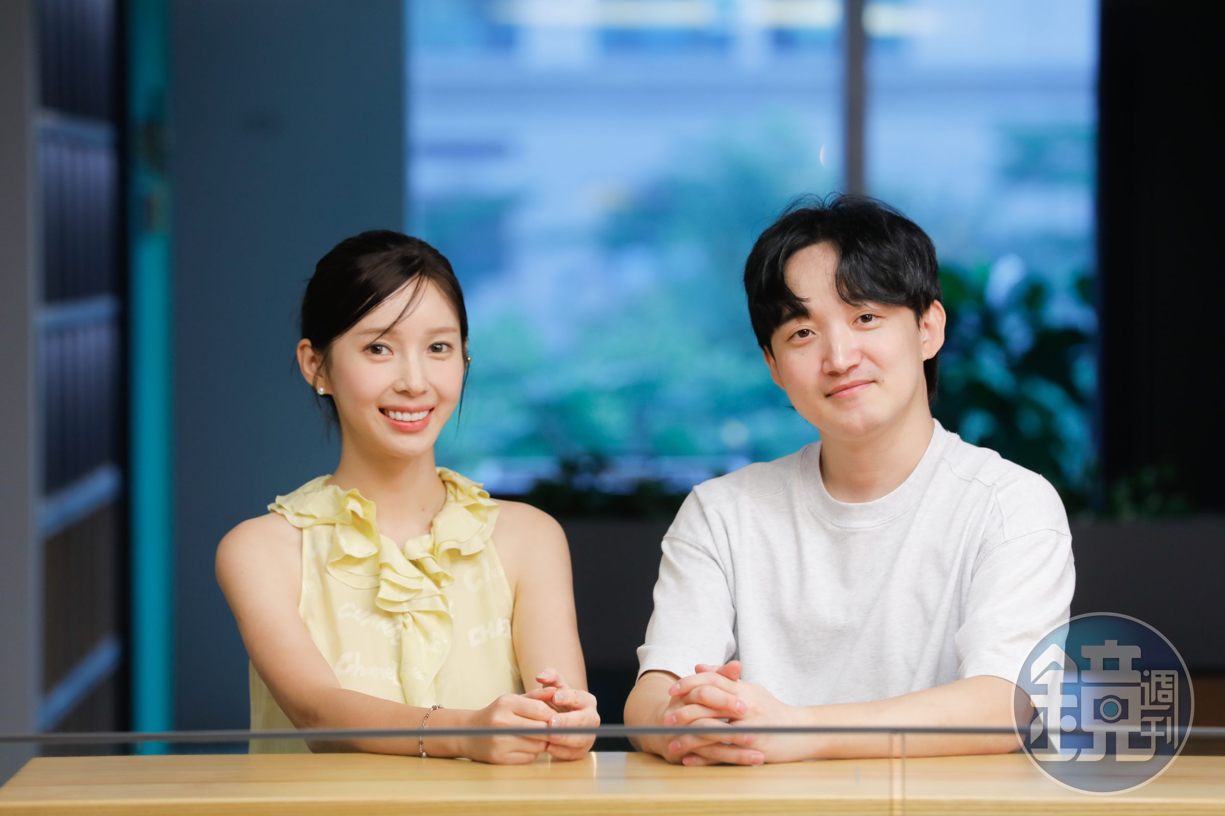 韓國網漫作家夫妻檔Yaongyi（左）與田善旭（右）。
