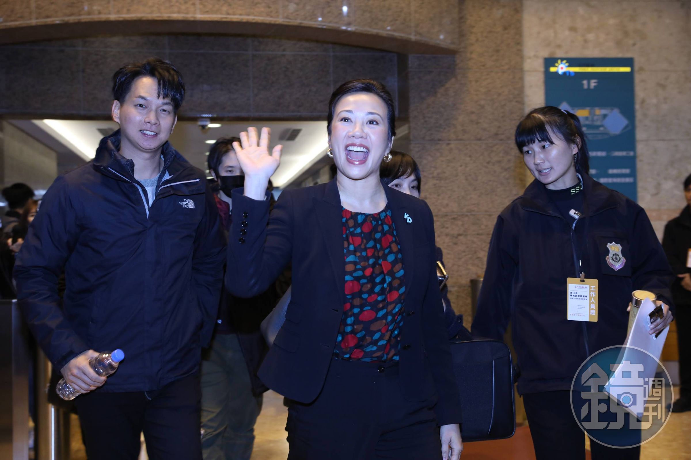吳欣盈近日在政見發表會上說出的「小時候都喝Johnnie Walker」成為迷因,不過卻也意外引發身分認同爭議。