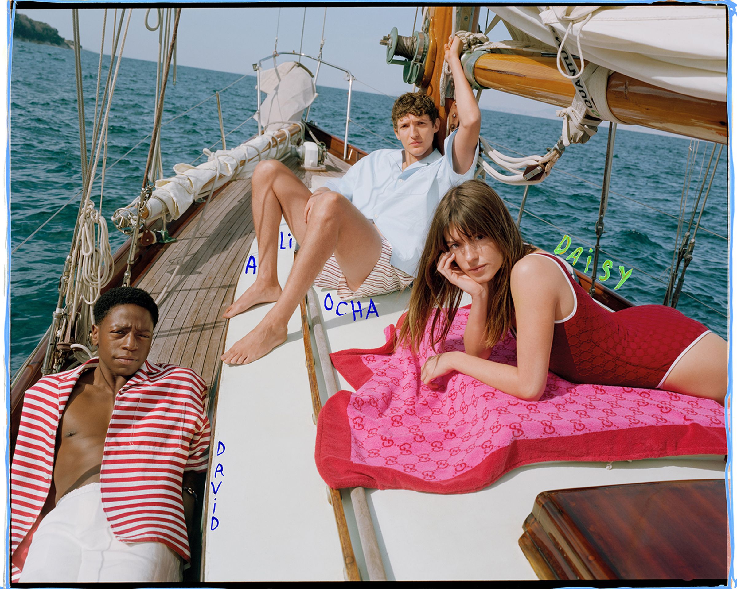 GUCCI Lido夏日度假系列形象廣告由女演員Daisy Edgar-Jones、Aliocha Schneider與David Jonsson演繹。(古馳提供)