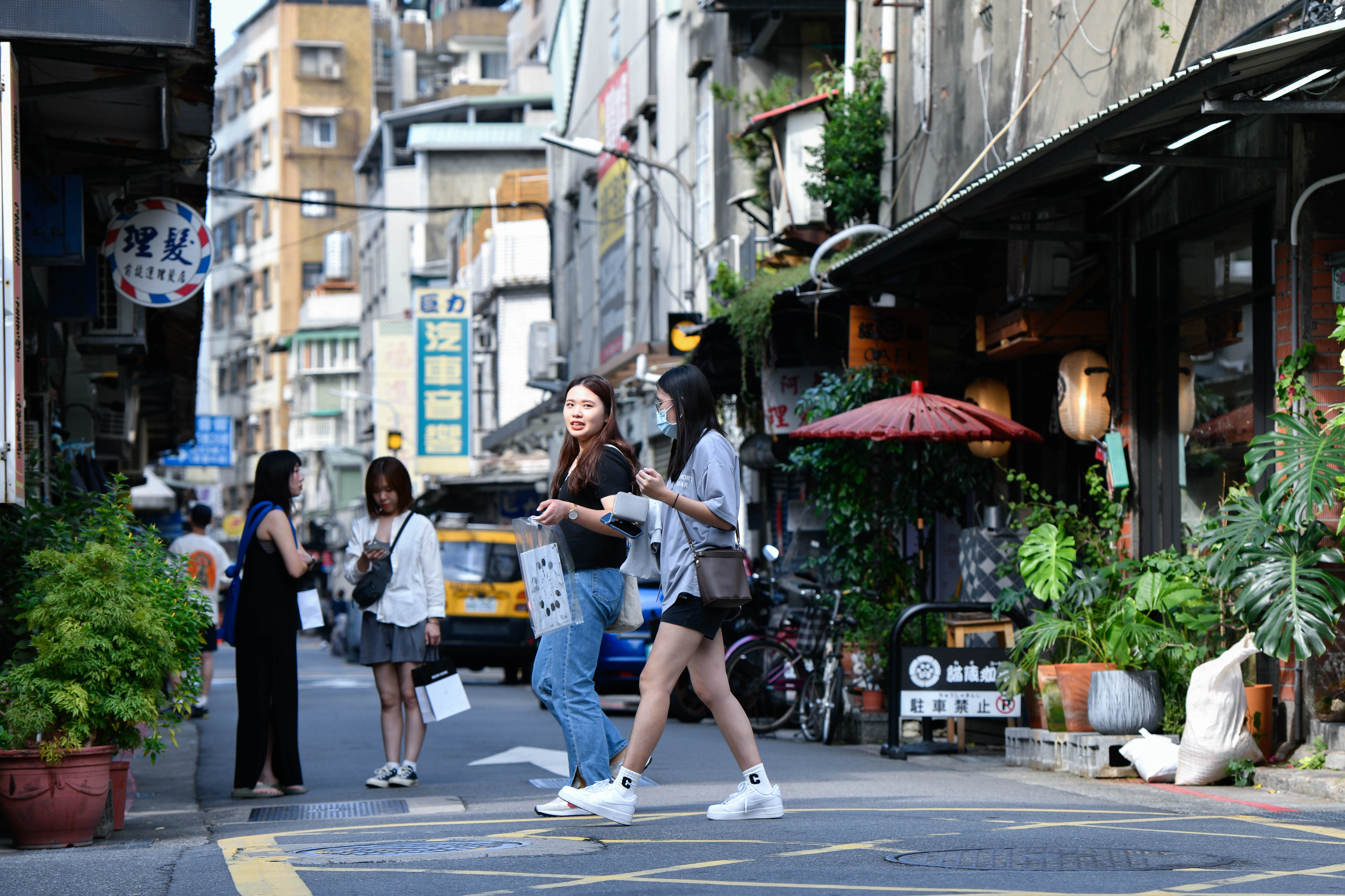 台北捷運中山商圈、赤峰街一帶近期爆發商家出走潮。（本刊資料照）