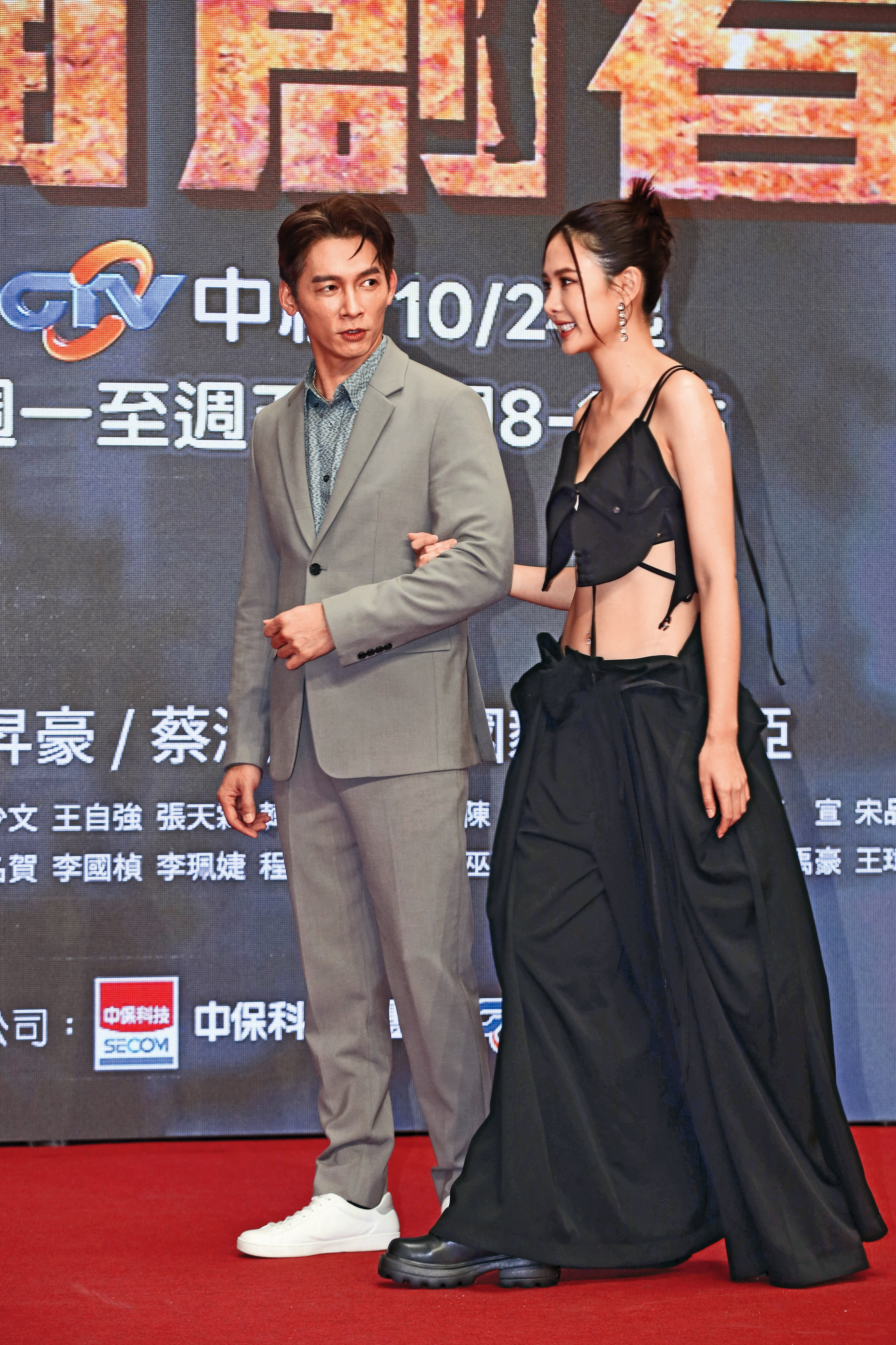 去年中視全新八點大戲《開創者》首映記者會,安心亞(右)與温昇豪(左)同台,如今又要合作新劇《整外春秋》。