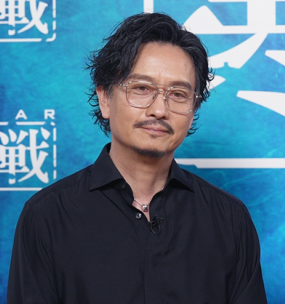 謝君豪在片中與吳慷仁演父子，一場戲拍下來打了對方差不多30個耳光。（截圖自訪問影片）