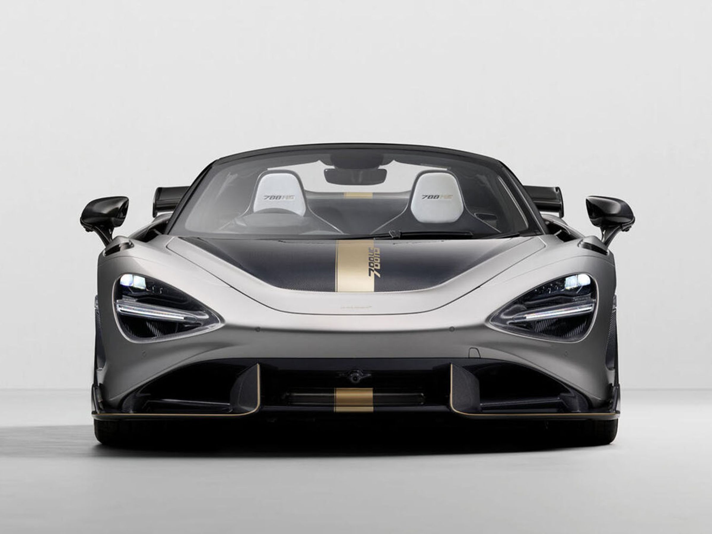 底盤部分重新調校懸吊幾何與阻尼設定,車高較 750S 再降低 5mm,可帶來更出色的車身控制能力與轉向反應。