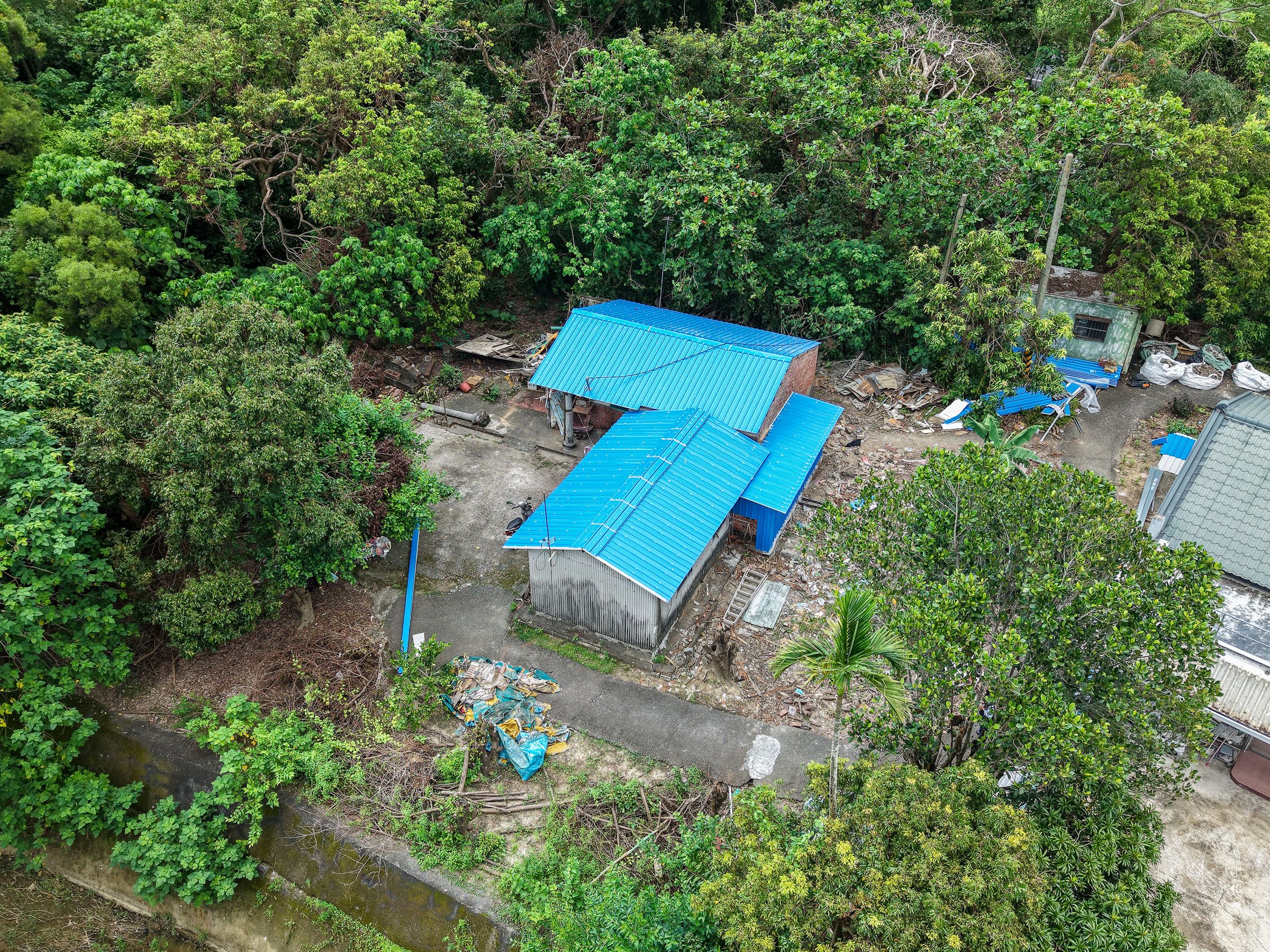 皇昌團隊協助居民,重新搭建一處可安居的家。(圖/皇昌營造提供)