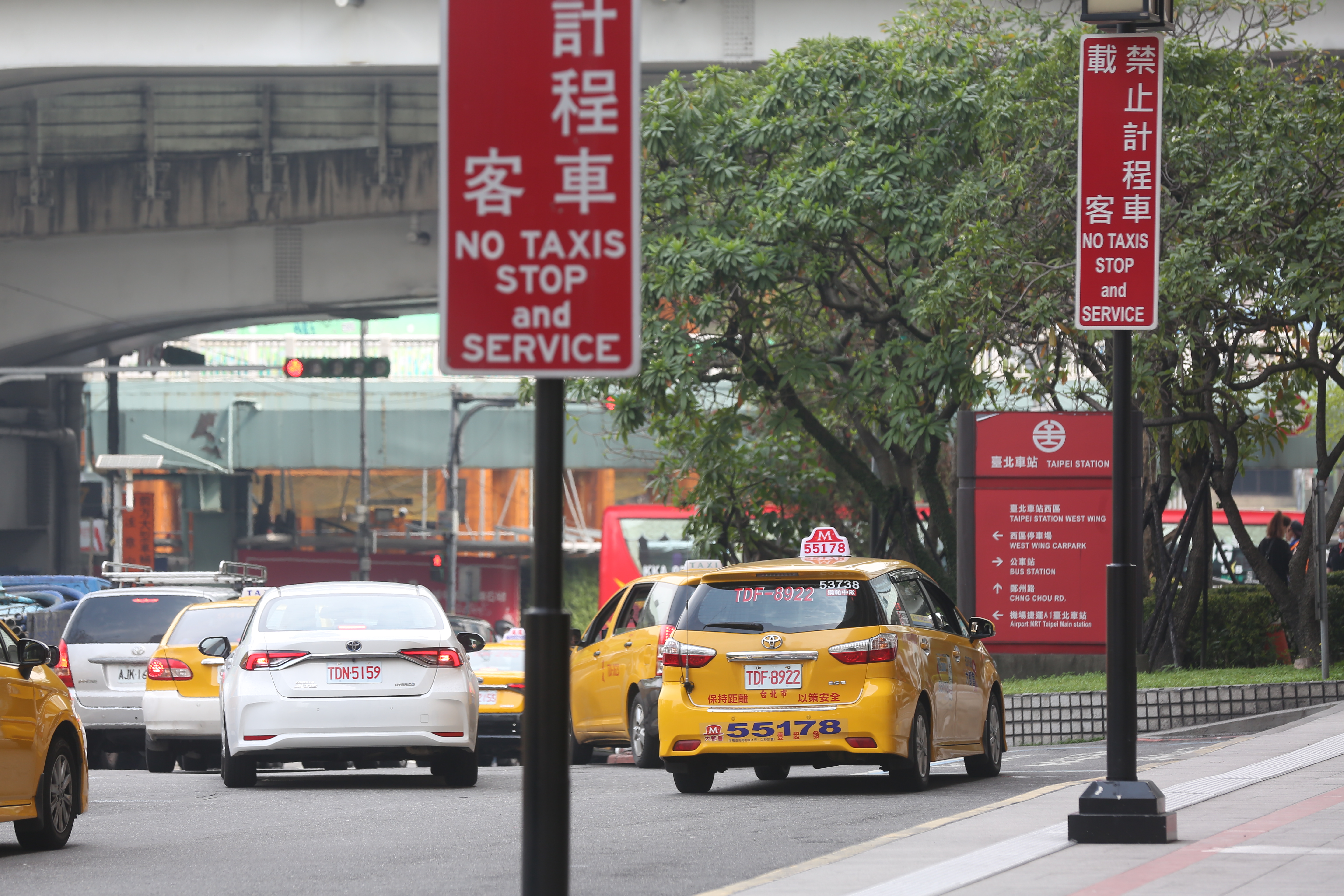 春節期間，各縣市搭乘計程車需額外加收費用，乘客也需留意各縣市不同的加收費用實施天數。（本刊資料照）