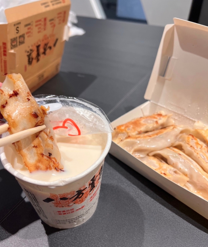 原PO表示，雖然豆漿是無糖的，但還是有豆香的微甜。（翻攝自Dcard）