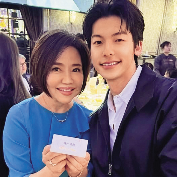 是說美人姐,妳的美肌濾鏡也開太大了吧?許光漢都變成小炳了…(翻攝自于美人臉書)