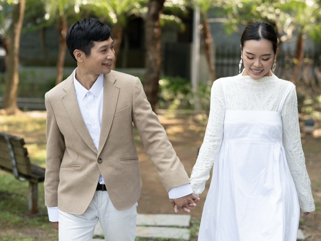 逸祥今天宣布喜訊，和女友正式登記結婚。（翻攝自臉書）