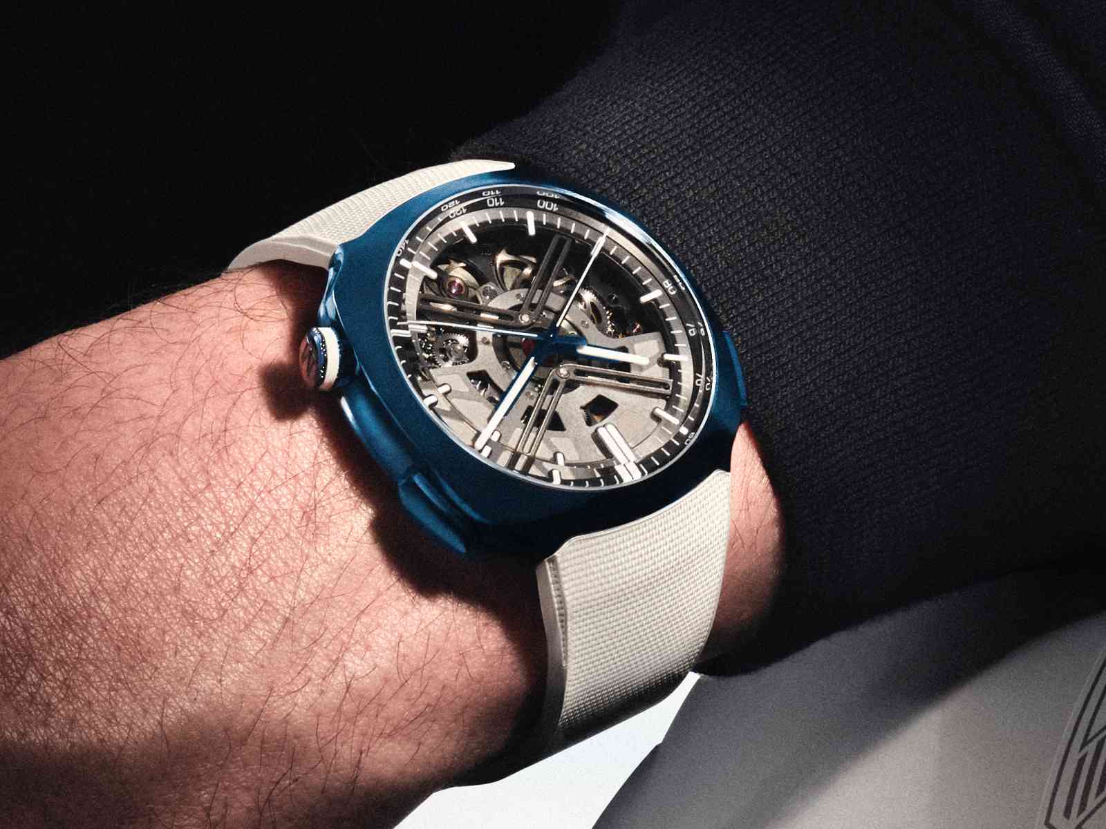 巴塞隆納直擊之2／Pierre Gasly 親自操刀設計！亨利慕時 Streamliner Alpine Drivers Edition 鏤空計時碼錶