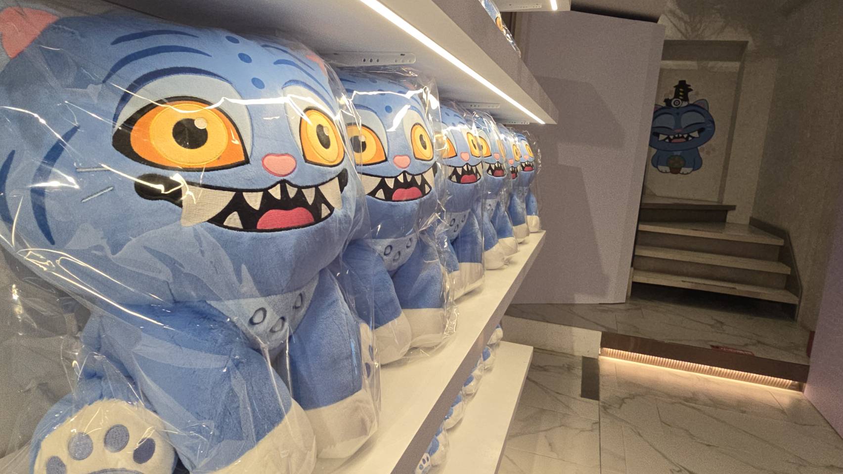 《KPop 獵魔女團》官方快閃店今（3日）起在中山區登場，限量Derpy等你帶回家。