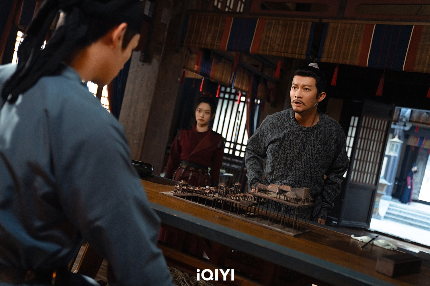 楊志剛在陸劇《唐朝詭事錄》飾演腦力過人「蘇無名」,被觀眾封「叔系天菜」。(愛奇藝國際站提供)