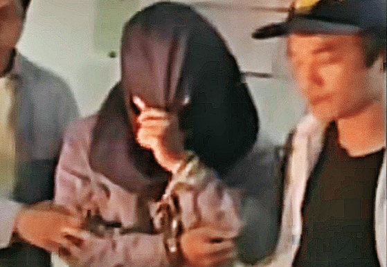 凶手S男逃亡近2週後落網，坦承殺害前妻的外甥女。（翻攝畫面）