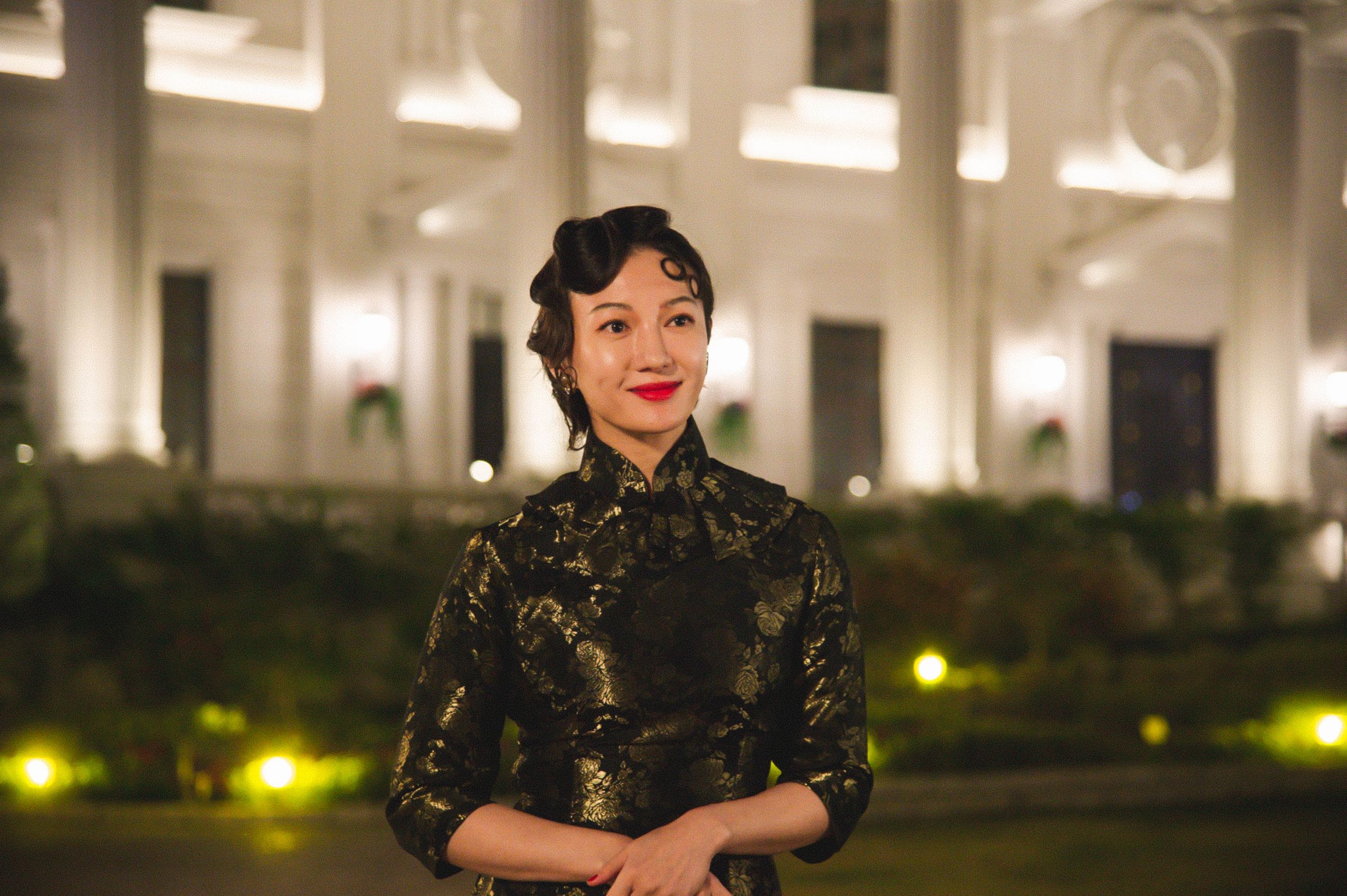 金鐘獎最佳女配角得主李杏在《雨中的慾情》中飾演森田剛老婆。（光年映畫提供）