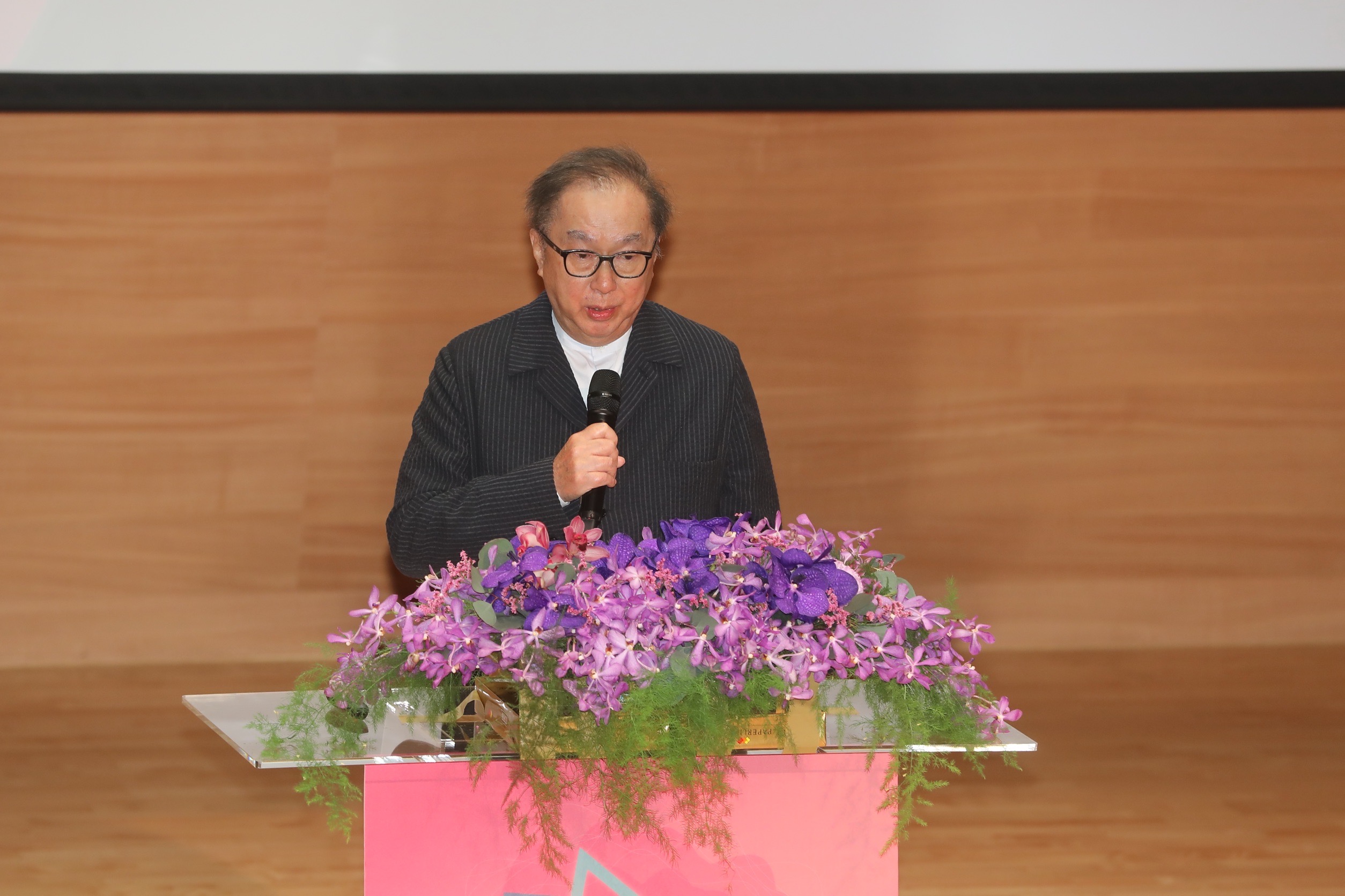 林百里看好台灣掌握AI技術，有望跨界展開智慧醫療新篇章。