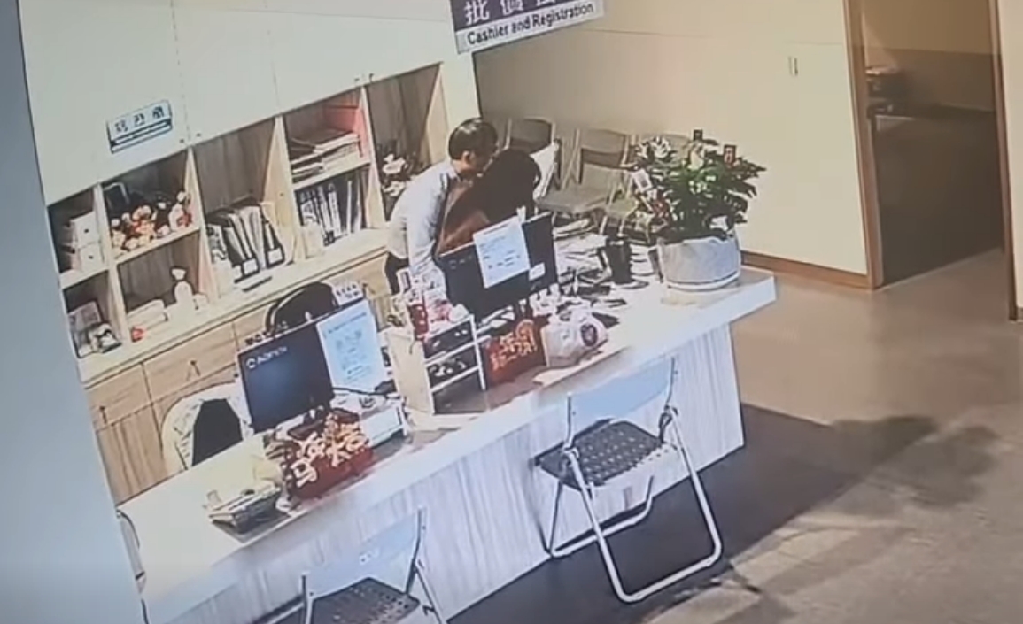 苗栗一家診所驚傳女員工遭男長官權勢性騷。(翻攝畫面)