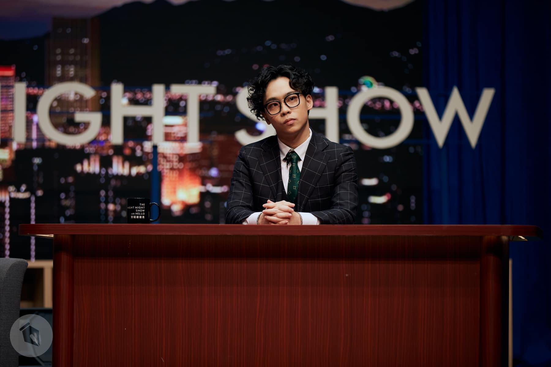 賀瓏被爆料曾向喜劇同行說，會喜歡上別人，是因為天殘「太胖X不下去」。（翻攝自賀瓏臉書）