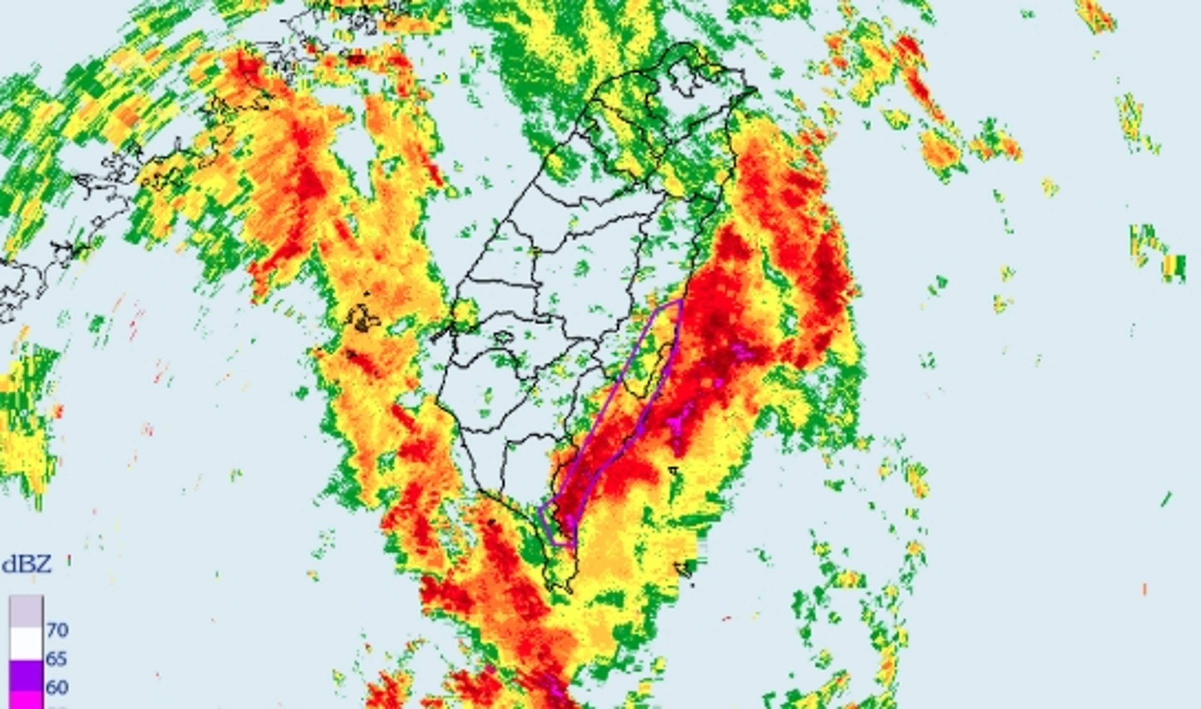 中央氣象署針對3縣市發布大雷雨即時訊息。（翻攝自氣象署）