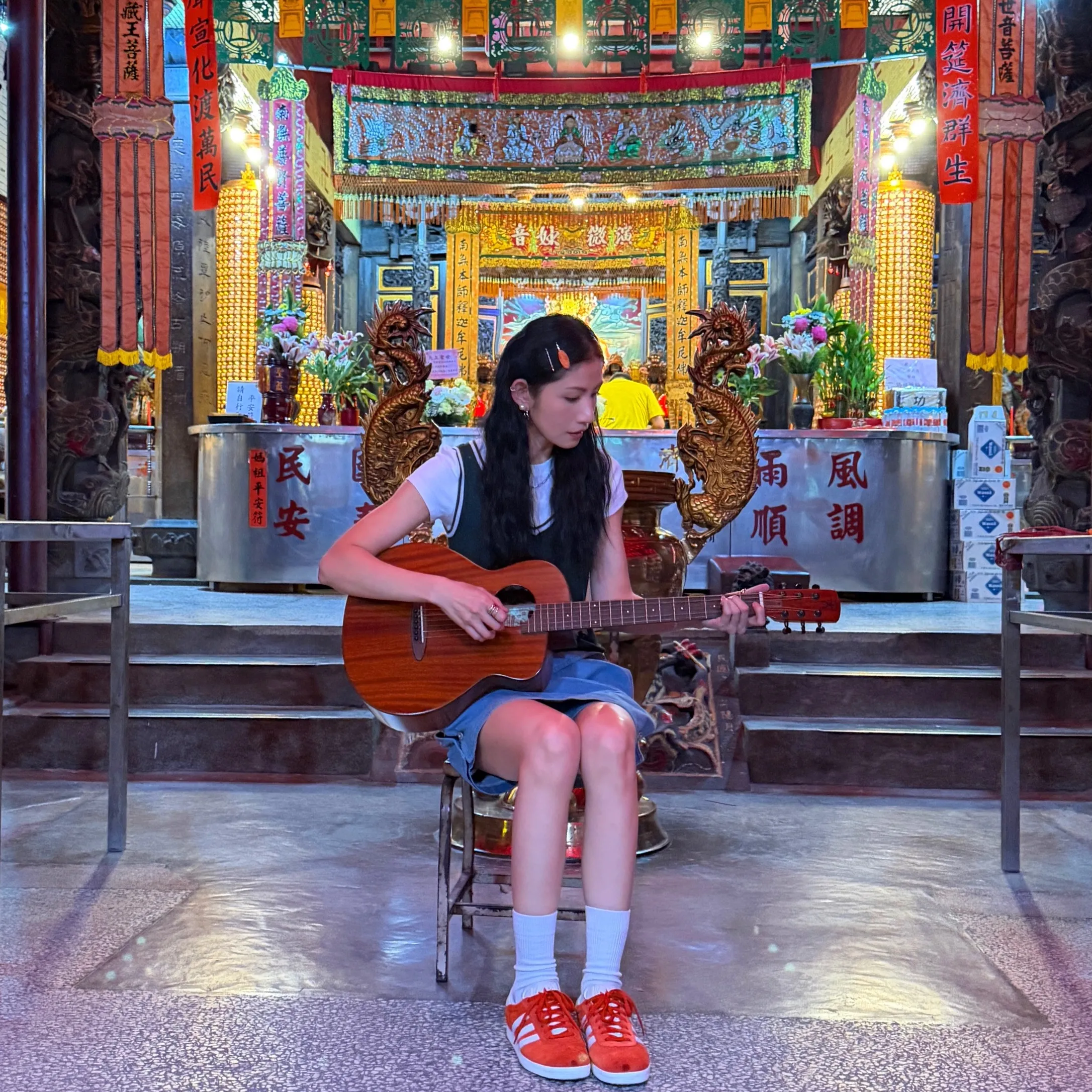 李千娜演唱的療癒情歌〈不曾回來過〉MV在YouTube點閱破億。（環球音樂提供）