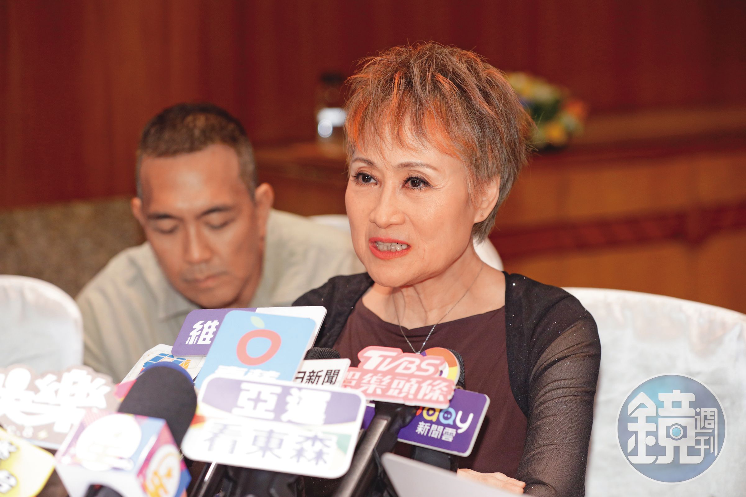 尤雅笑容滿分～可惜牙齒有點太搶戲啦。（掏放大鏡）