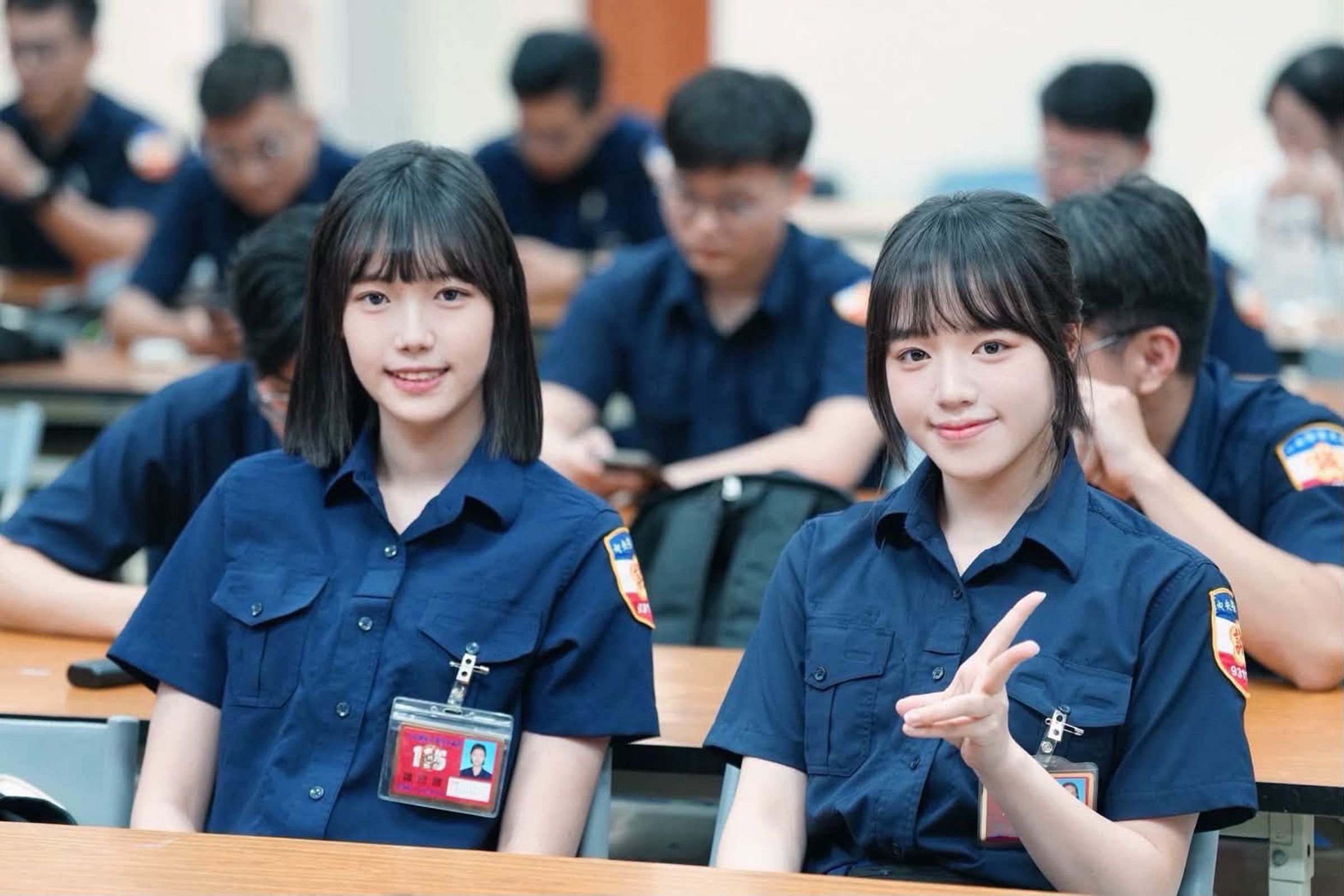 高雄市警察局發文分享警大實習生的照片。（翻攝自高雄市政府警察局﻿臉書）