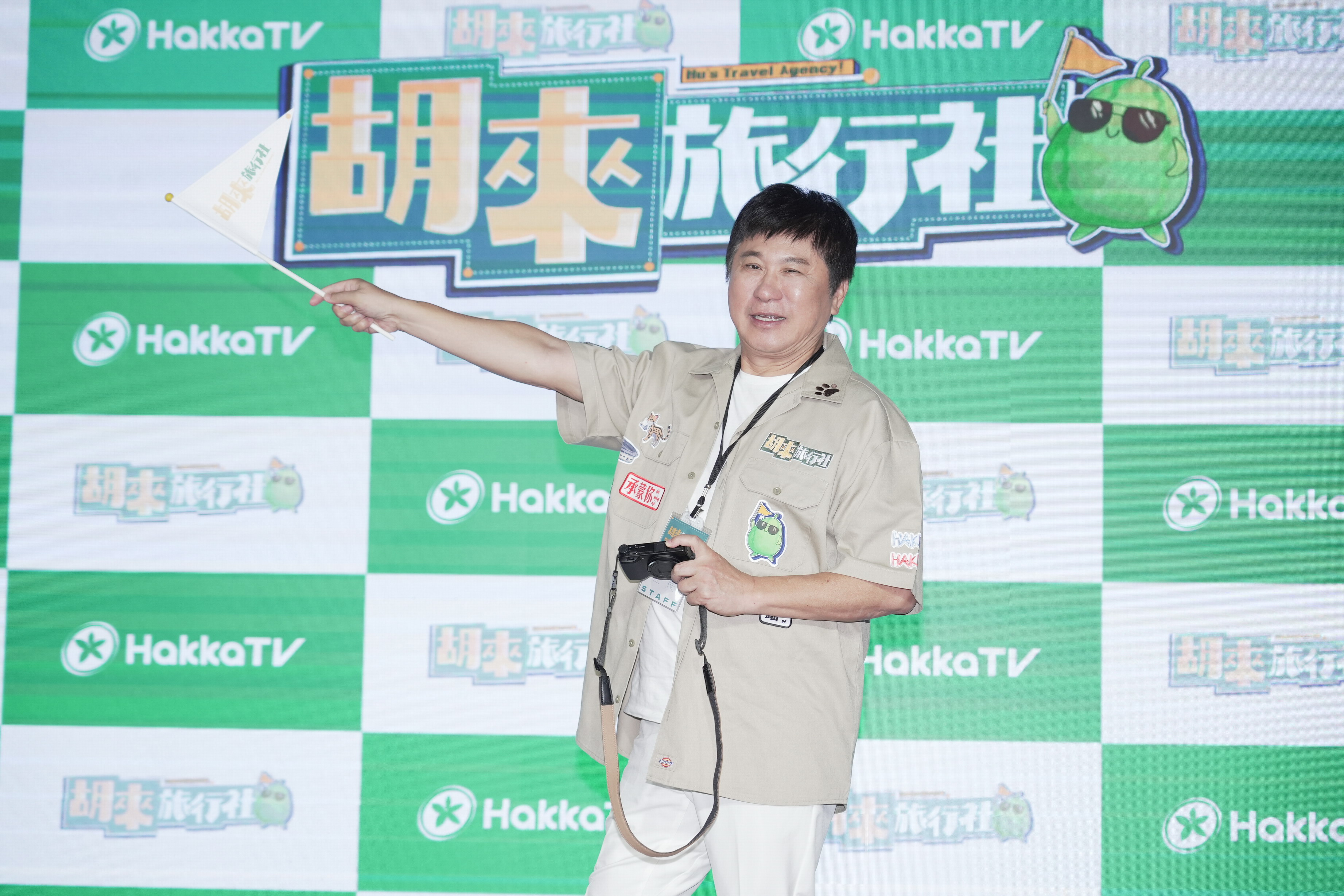 胡瓜主持網路節目《下面一位》製作規模不輸電視台。