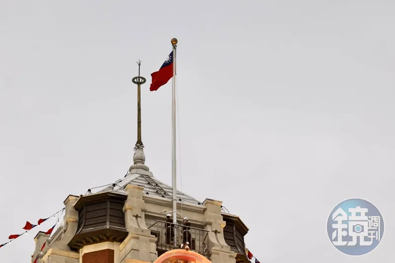 元旦總統府升旗，12/27上午8時起周邊交管。圖為2025年升旗畫面。