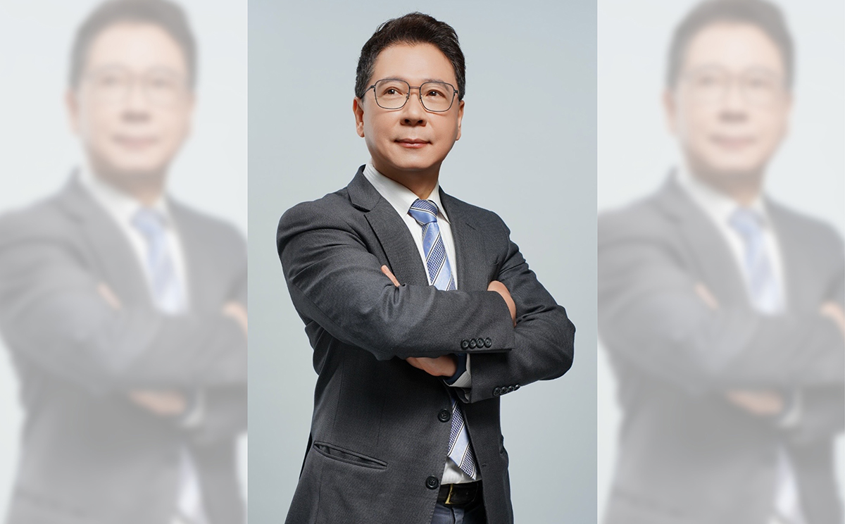 財經專家阮慕驊分析，台股在 AI 浪潮下進入長多格局，從分散投資風險的角度來看，建議投資人選擇納入新市值型ESG ETF以避開傳統市值型 ETF 的碳折價風險。（理財專家阮慕驊提供）