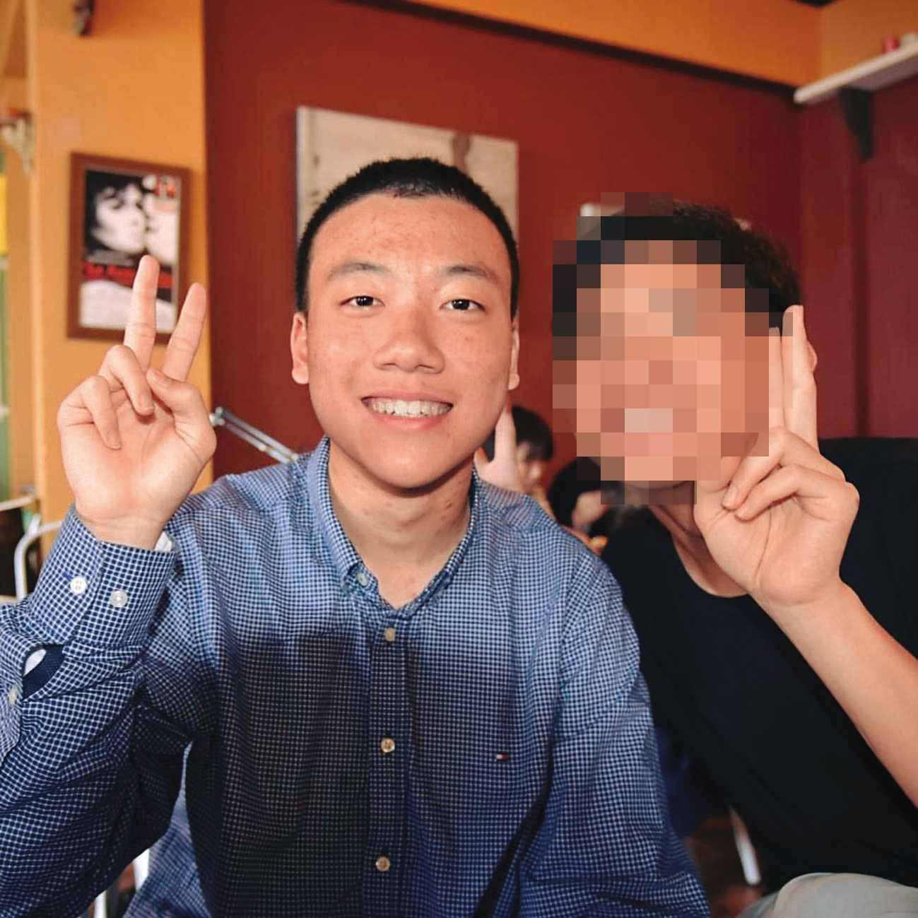 林睿庠(左)就讀高中、大學時都是學霸,短短幾年竟成FBI鎖定大毒梟。(翻攝林睿庠臉書)