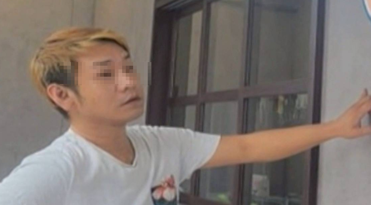 香酥鴨店老闆鄭男酒後駕駛賓士車,撞死清潔員。(翻攝畫面)