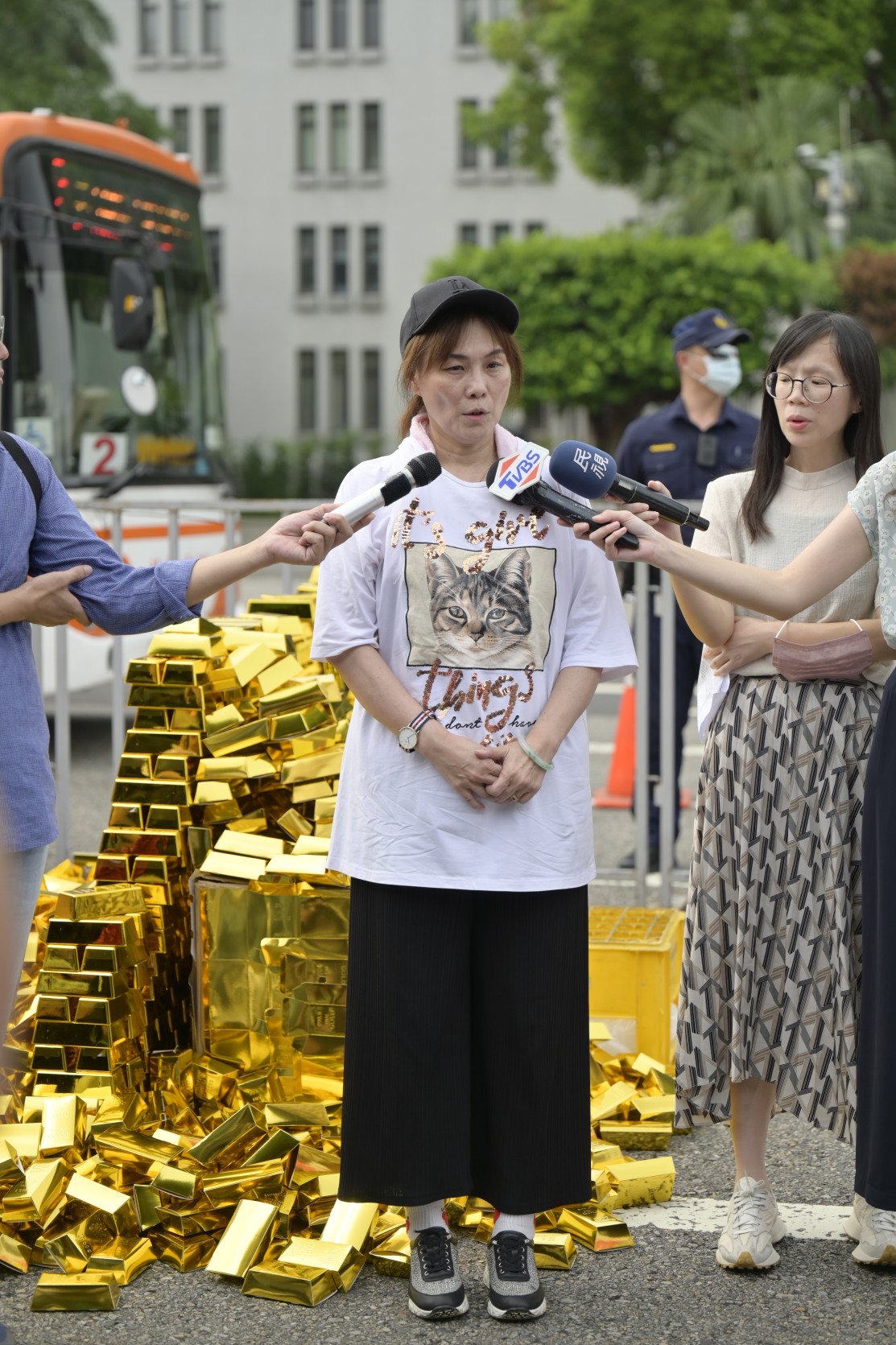 癌友呼籲，百億癌症新藥基金是他們的希望，不然面對龐大醫藥費，癌患只能等死。（CLEAN AIR大聯盟提供）