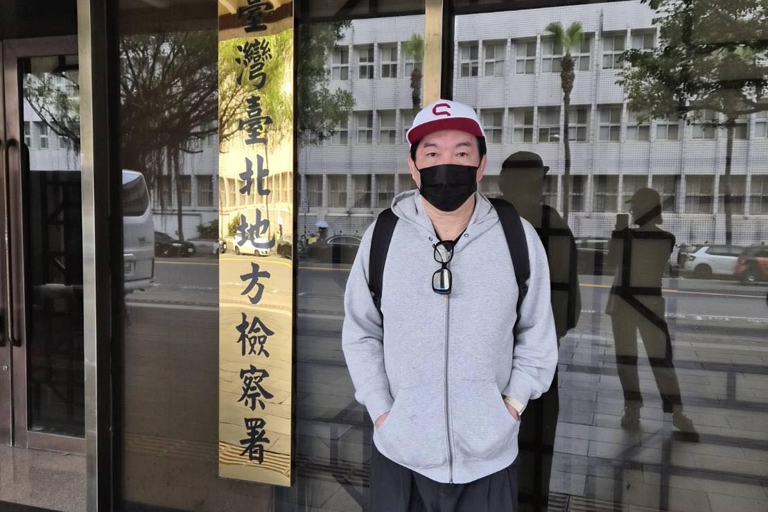 康康昨(19日)出庭為詐騙官司作證。(翻攝自康康粉絲團臉書)