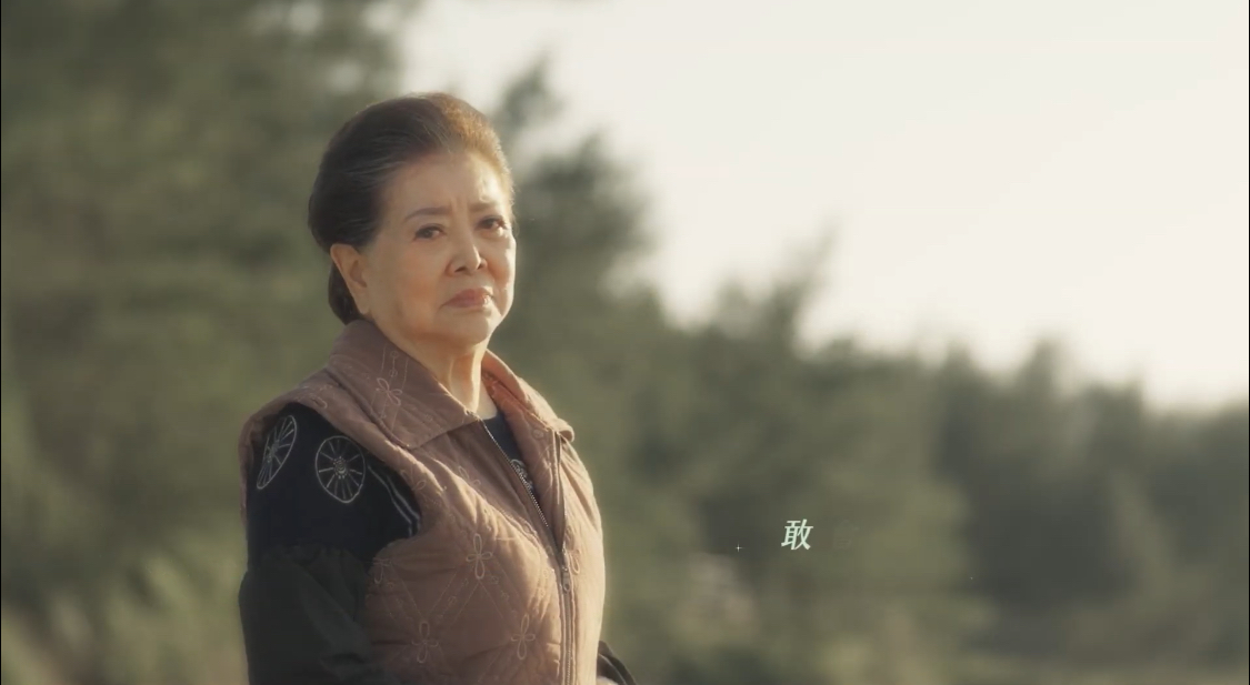 Sunny陳儀瑾主打歌〈有你陪伴〉MV請來影后陳淑芳飾演奶奶。（無限願景音樂工作室提供）