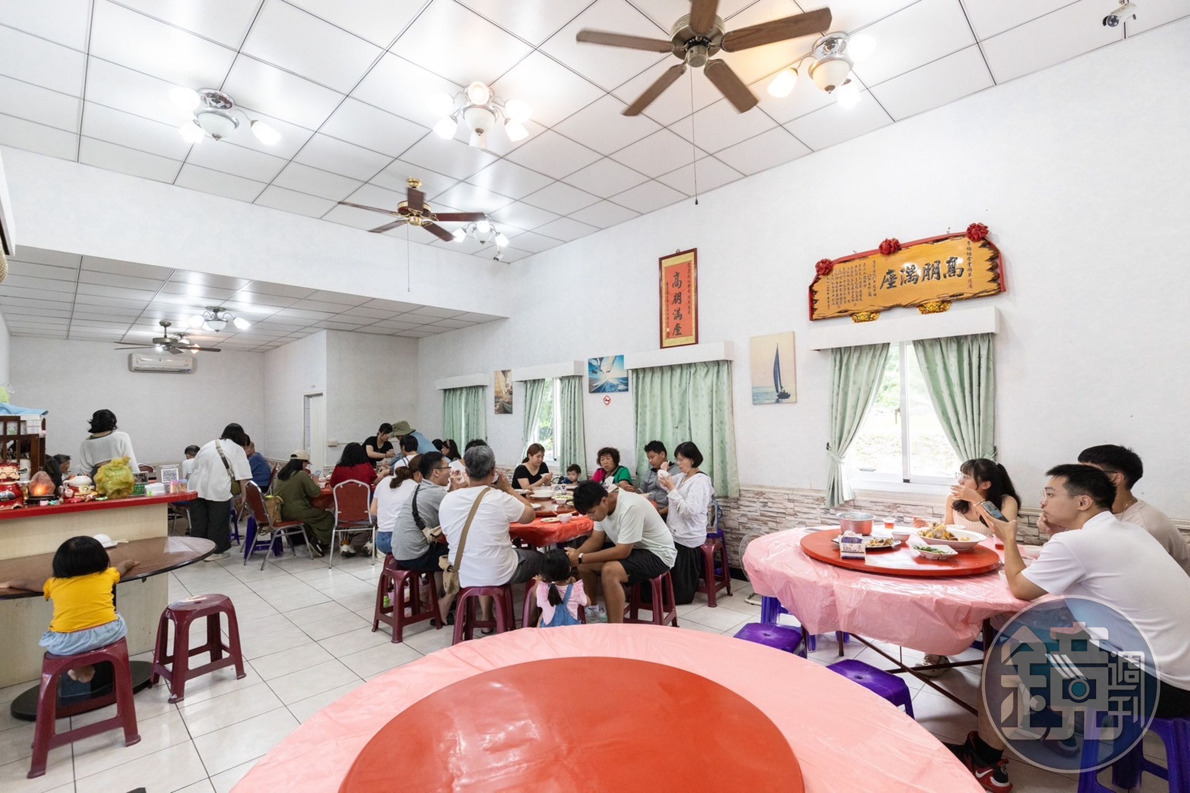李伯伯是台東在地人的專屬食堂，提供琳琅滿目的台東在地菜色和眷村菜。