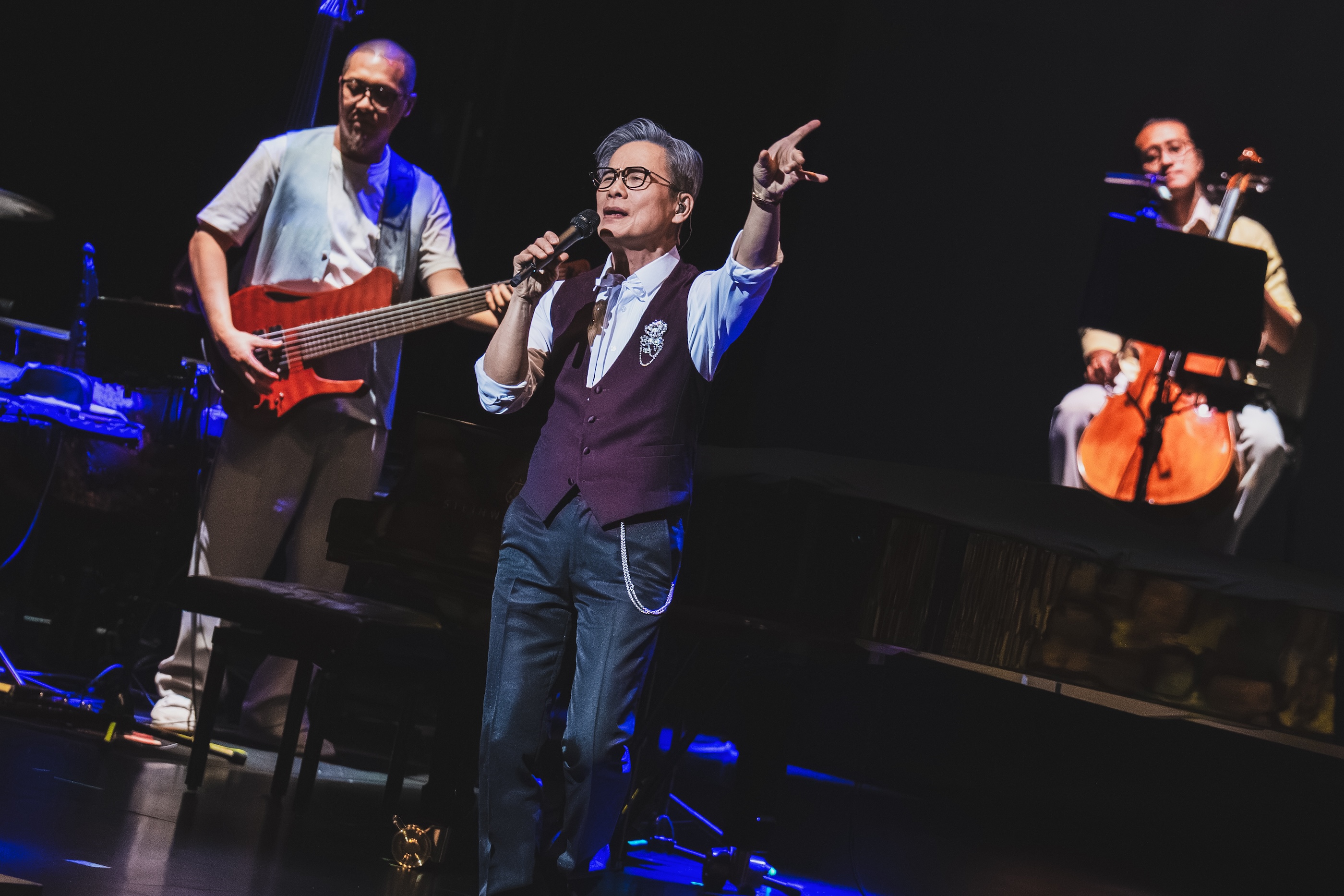 羅大佑攜手春龍交響樂團展開《四季戀紅交響宴音樂會》巡迴。（大右音樂提供）